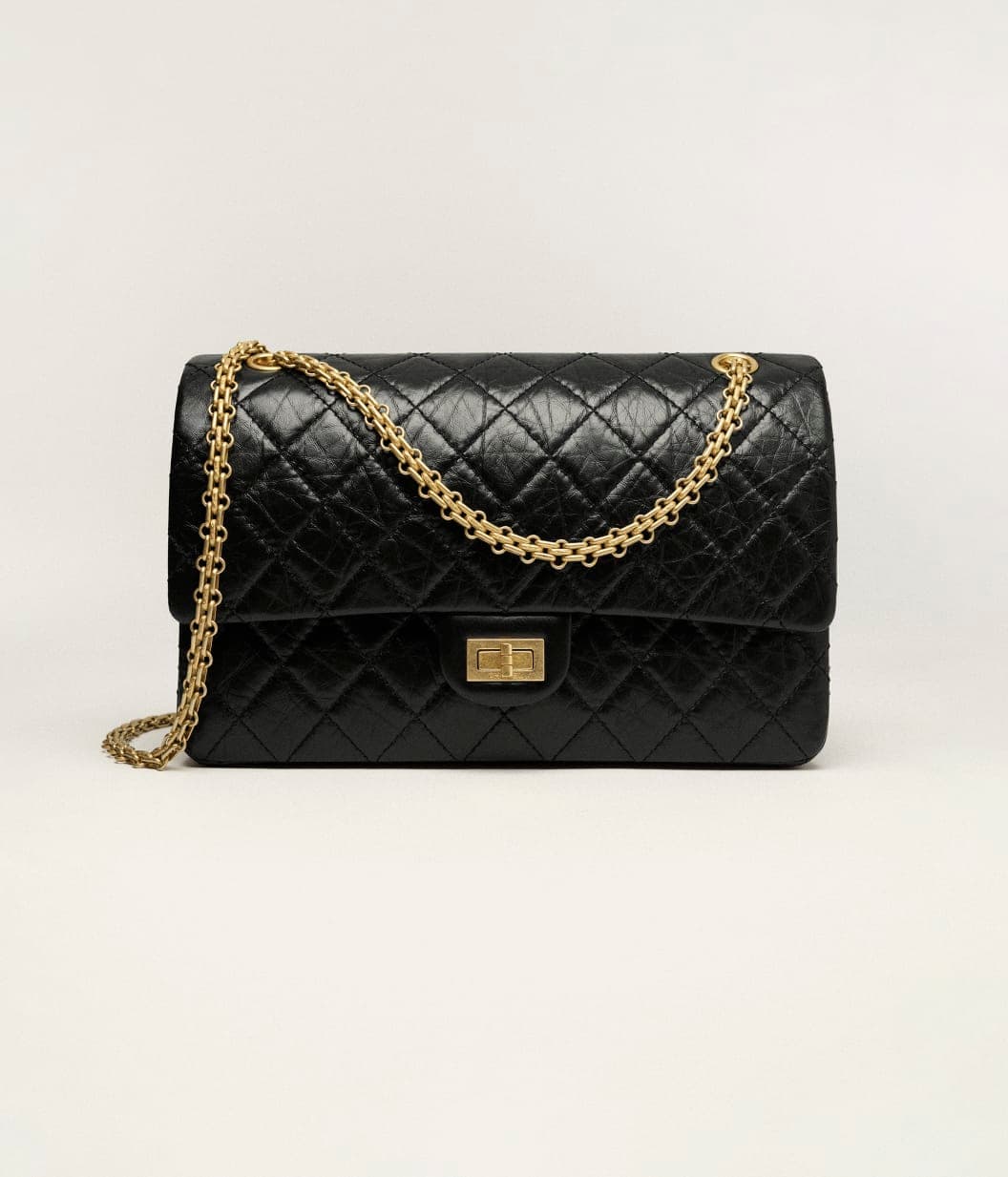 Large 2.55 handbag, Aged calfskin & gold-tone metal, black — A37587Y04634C3906