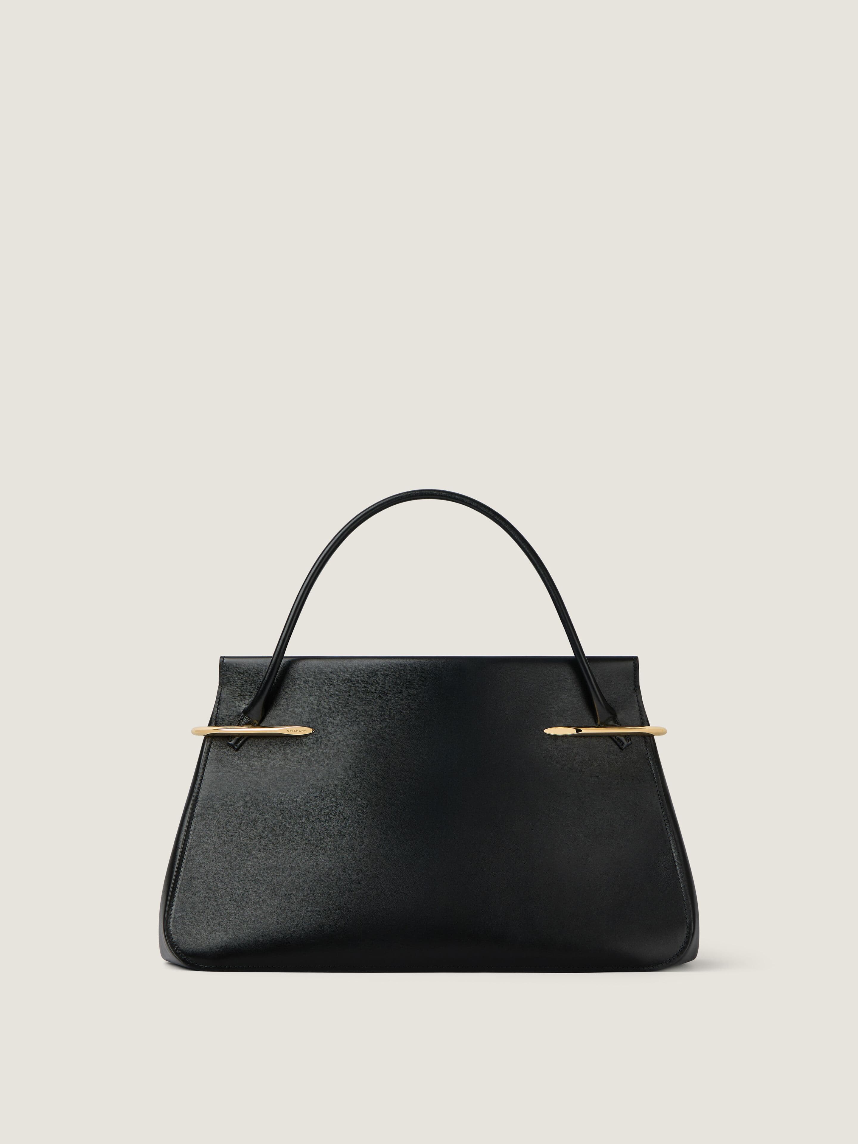 Large Pinch bag in leather — BB5157B2CN-001
