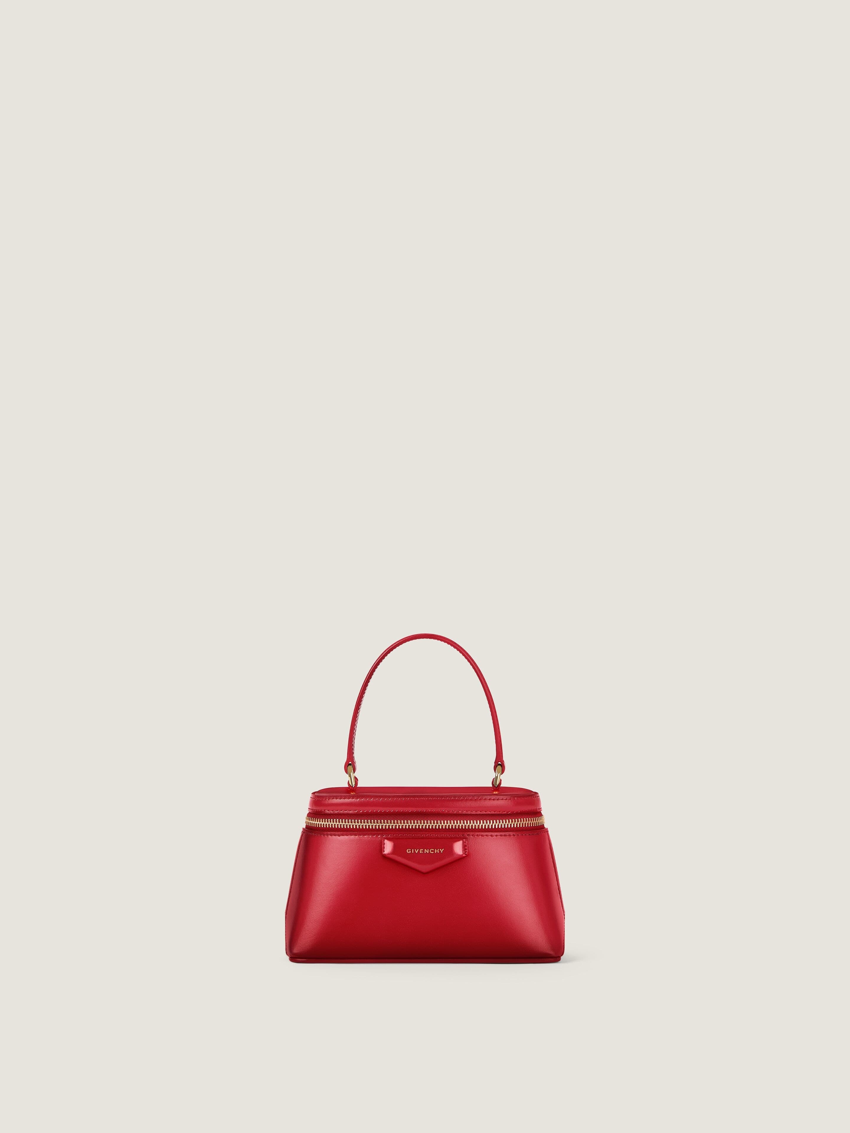 Antigona vanity bag in Box leather with chain — BB60QMB13A-640