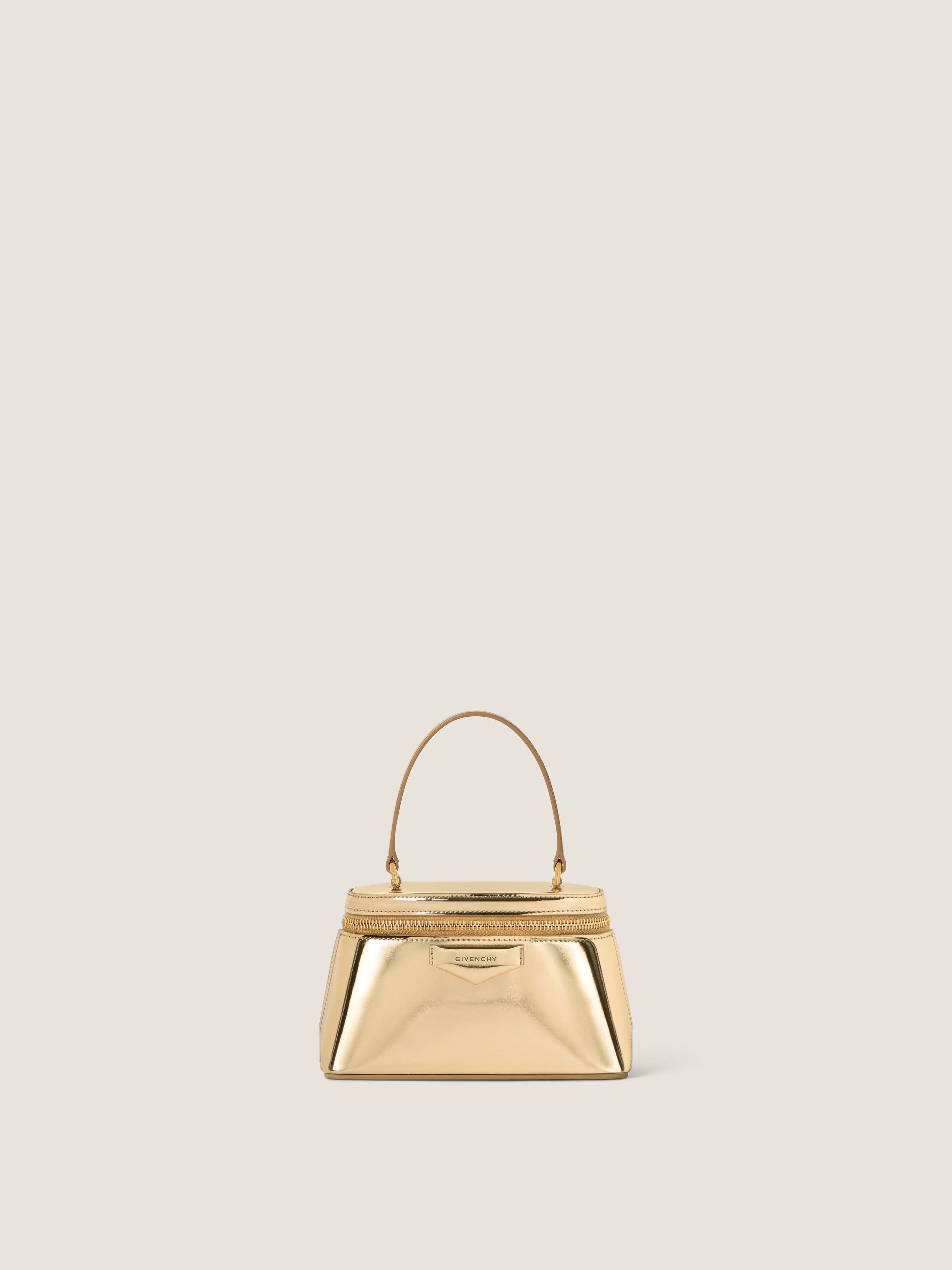 Antigona vanity bag in mirror effect leather with chain — BB60QMB2AS-715