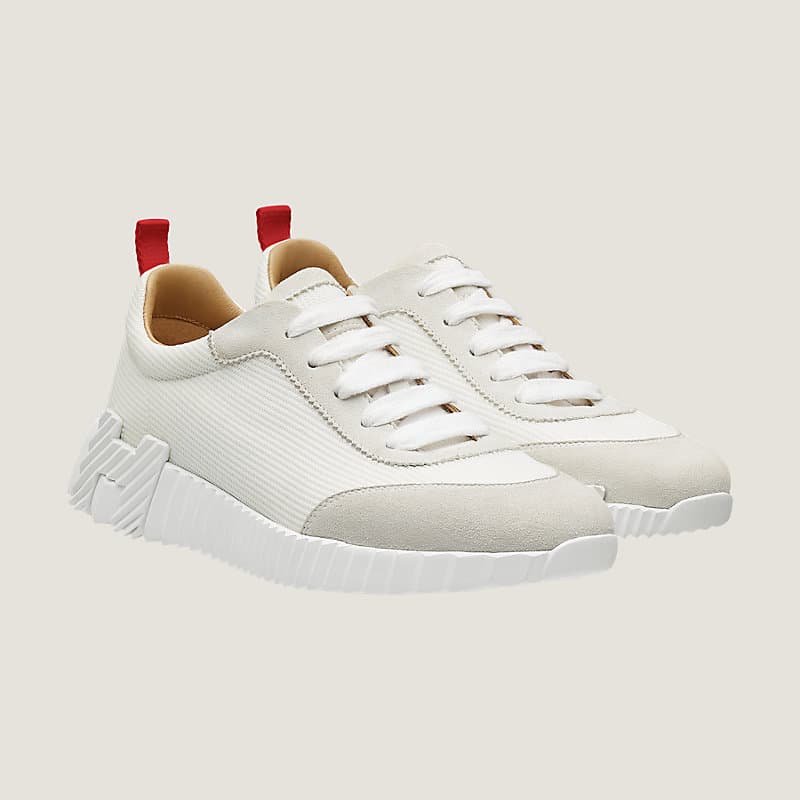 Bouncing Sneaker