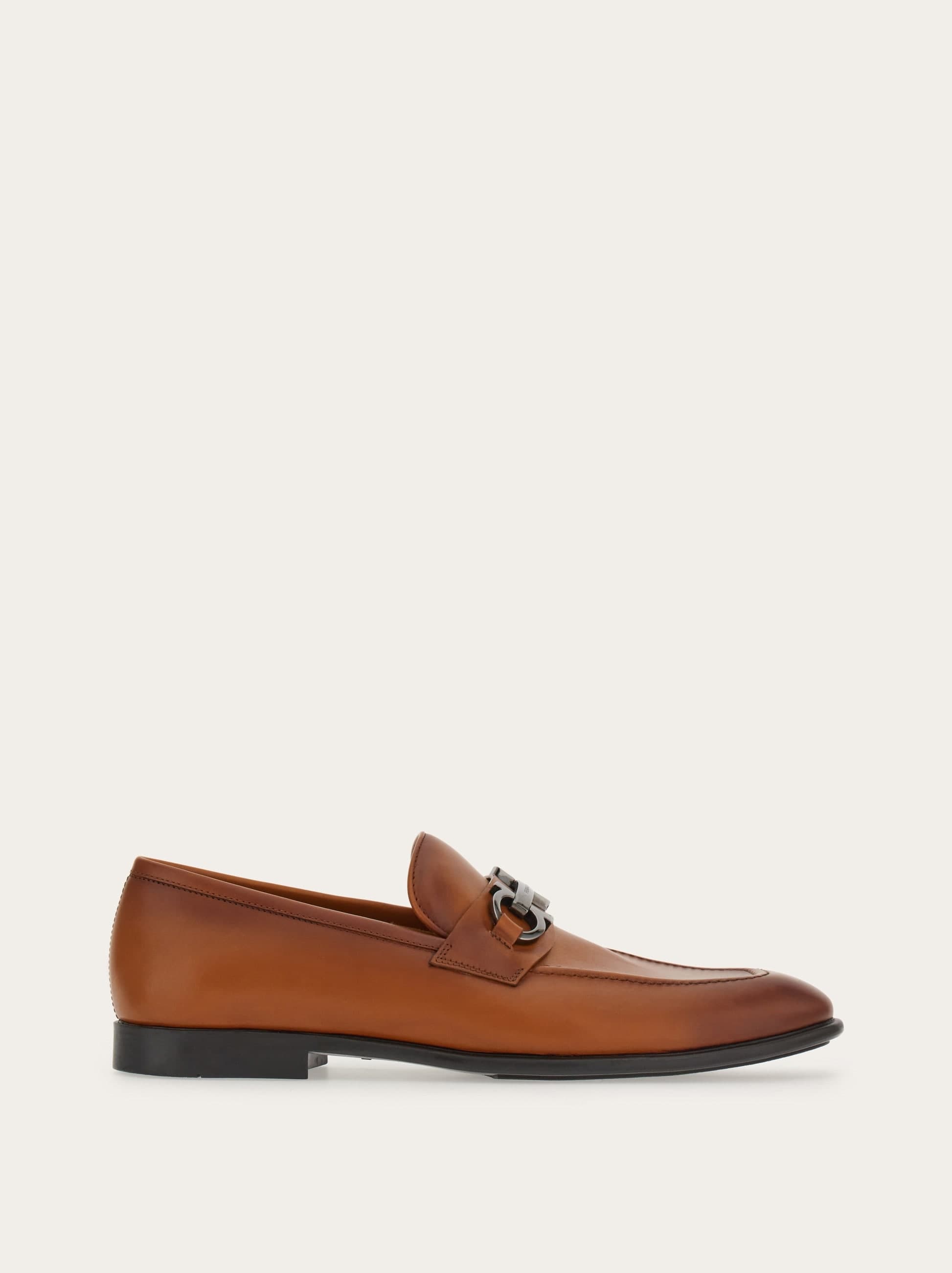 Moccasin with Gancini ornament — 762637