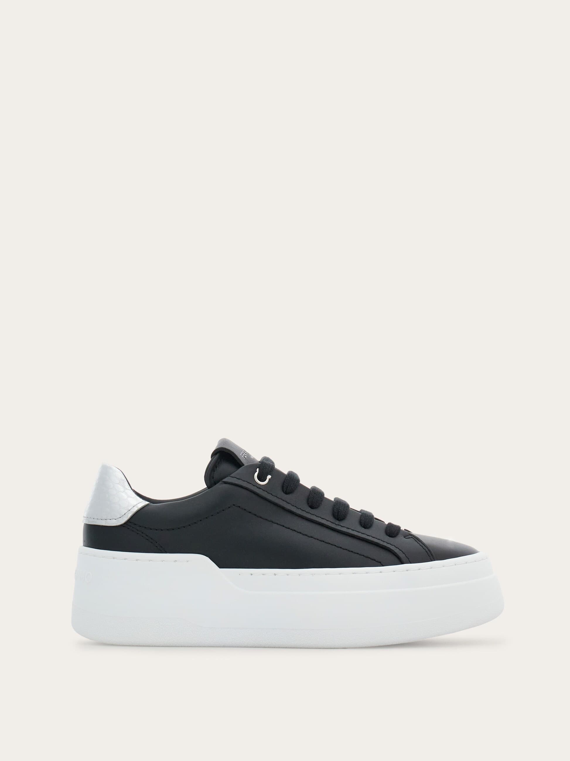 Wedge sneaker — 769353