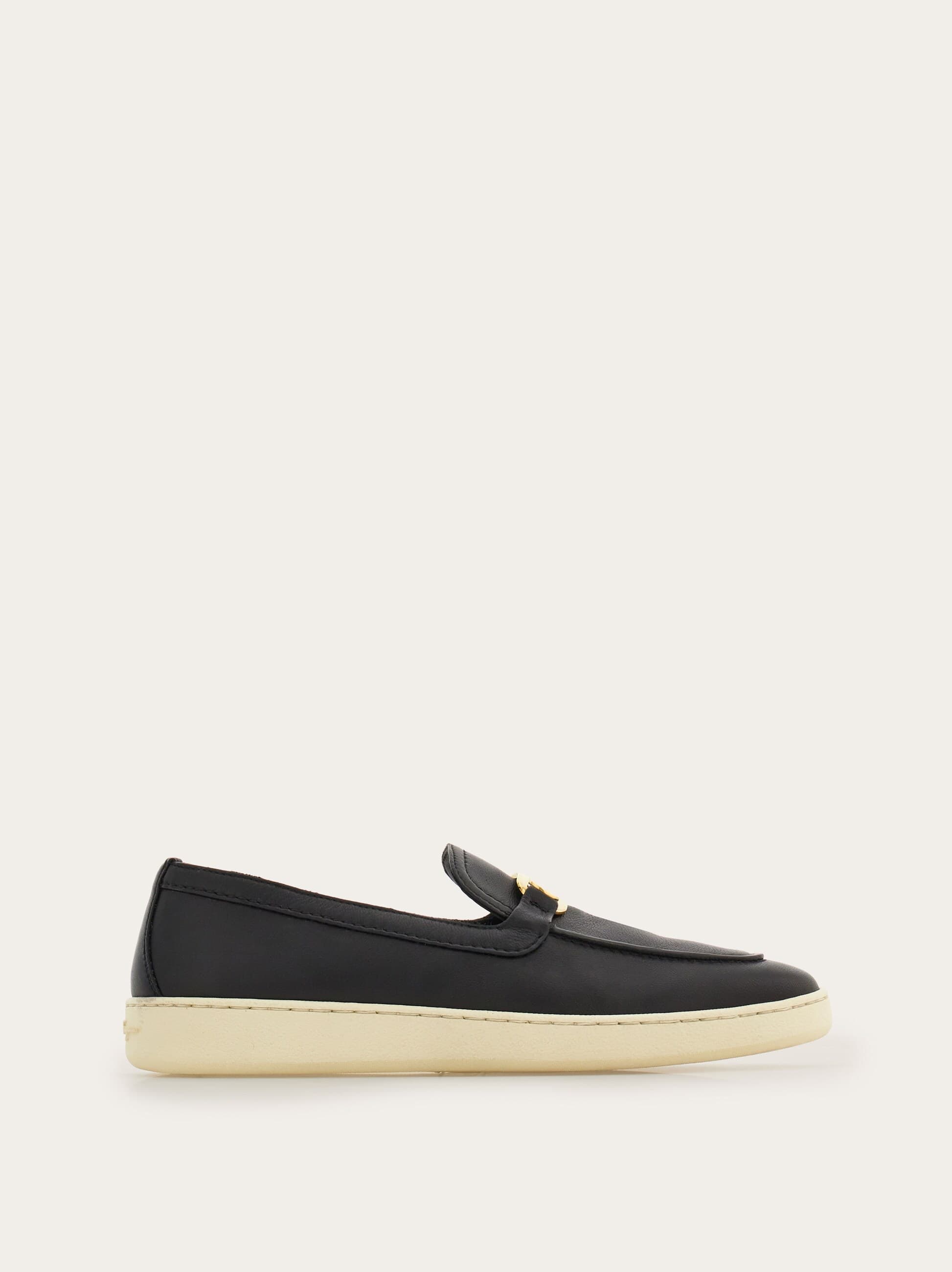 New Vara buckle slip on — 775026