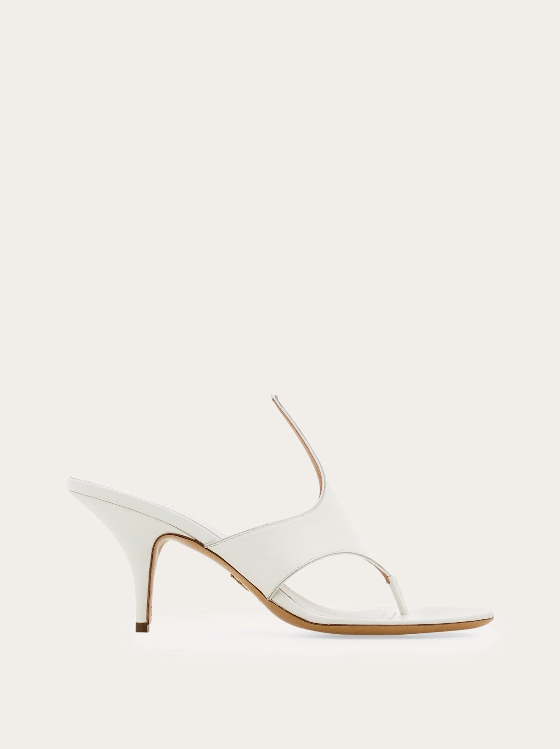 Sandal with graphic detail — 782735