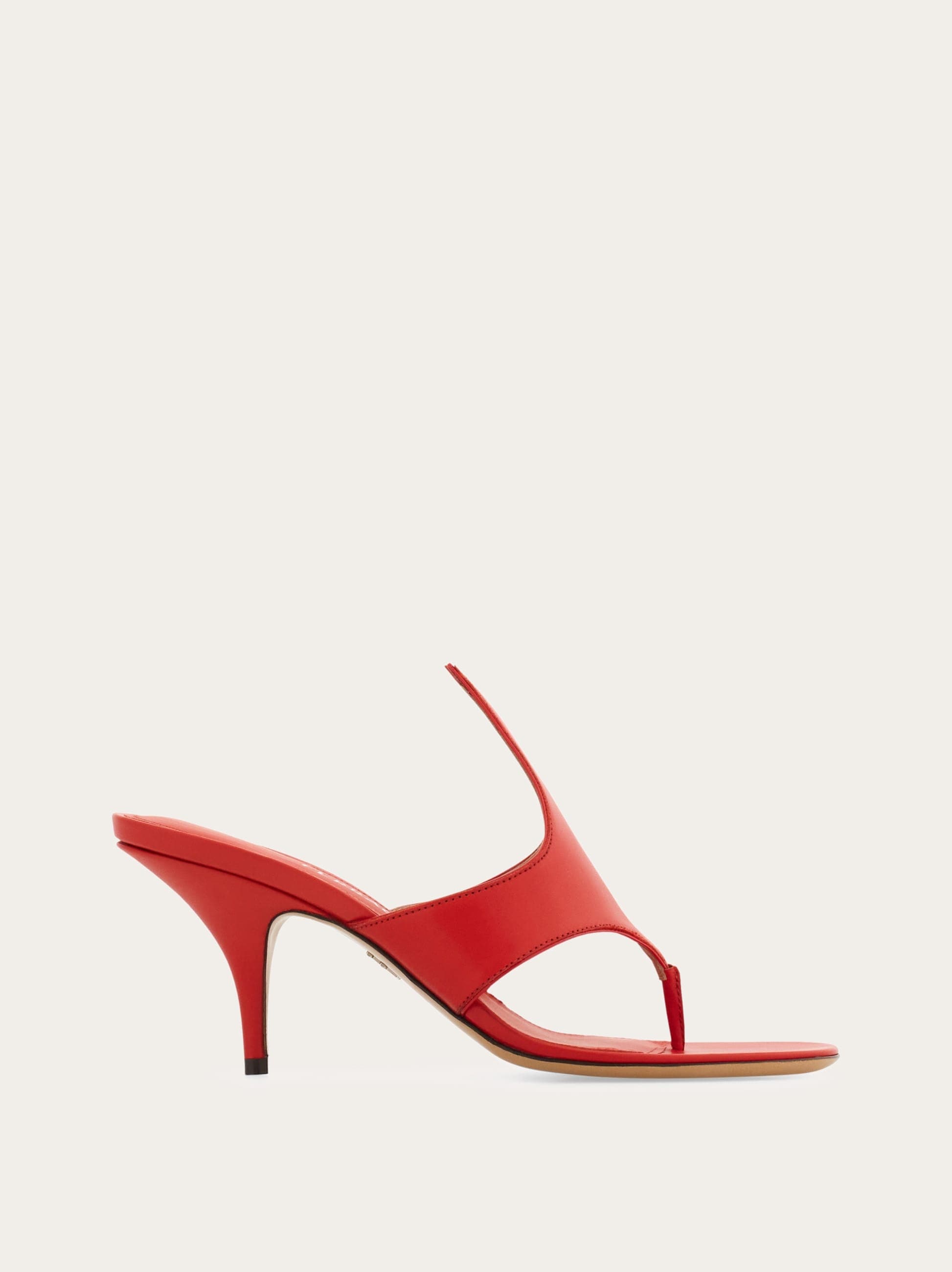 Sandal with graphic detail — 782736