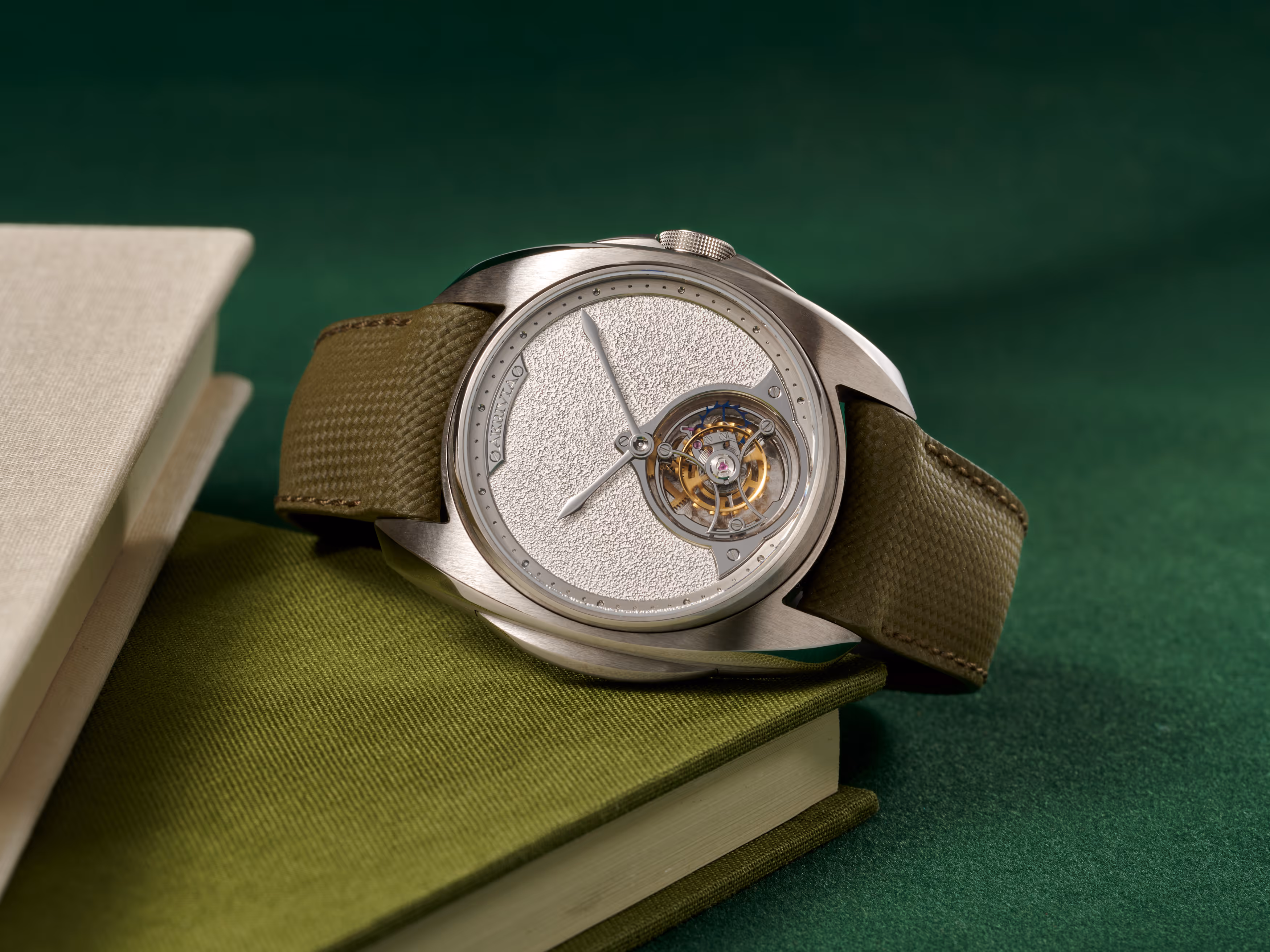 AK-02 Tourbillon Heure Minute