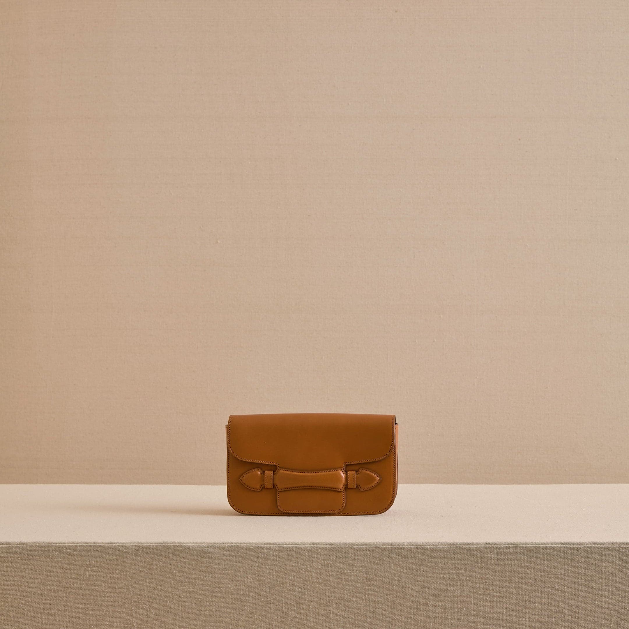 Romy Clutch — W496491GLUG