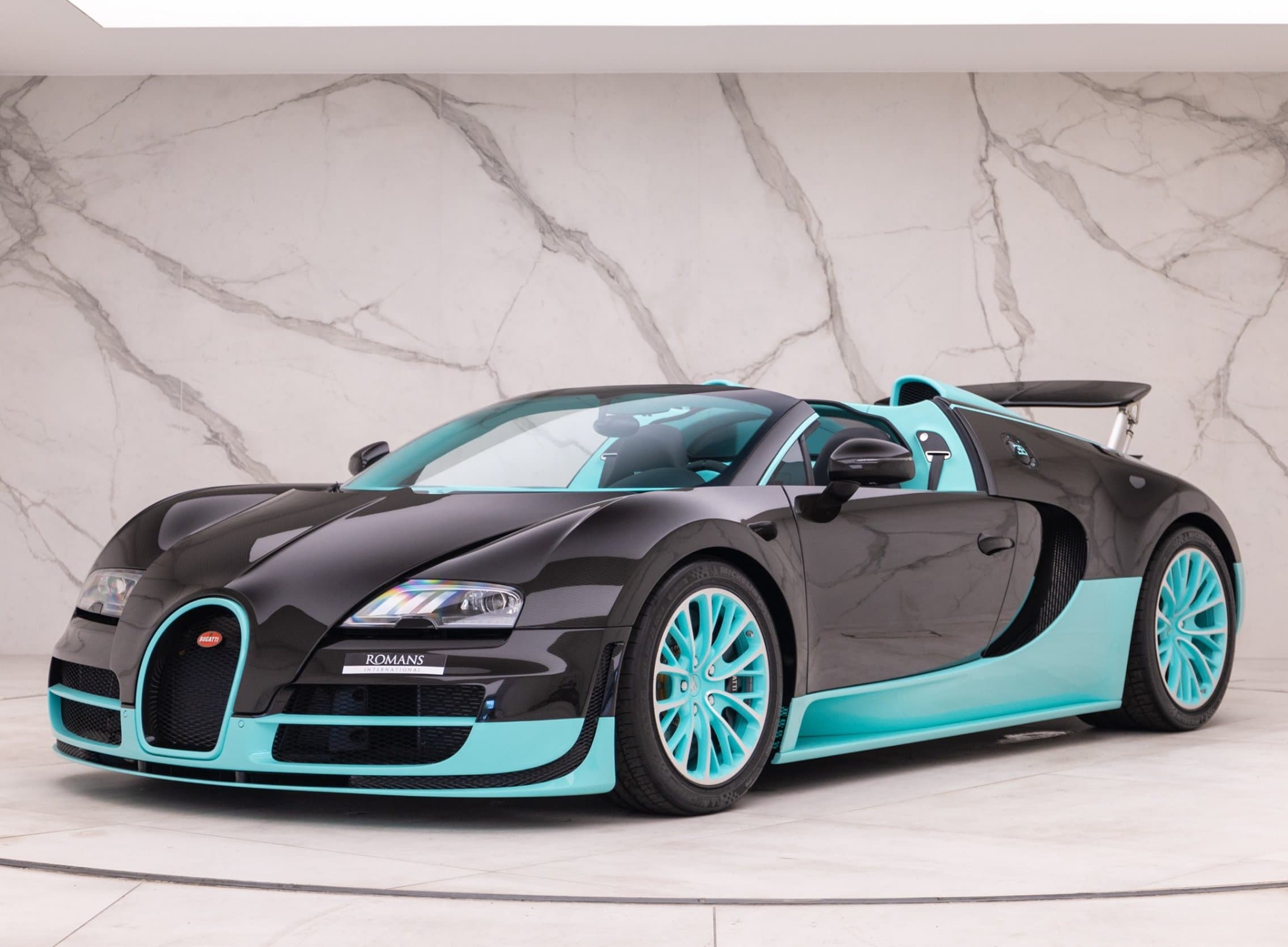 2014 Bugatti Veyron Grand Sport Vitesse — Exposed Carbon Fibre with Tiffany Green
