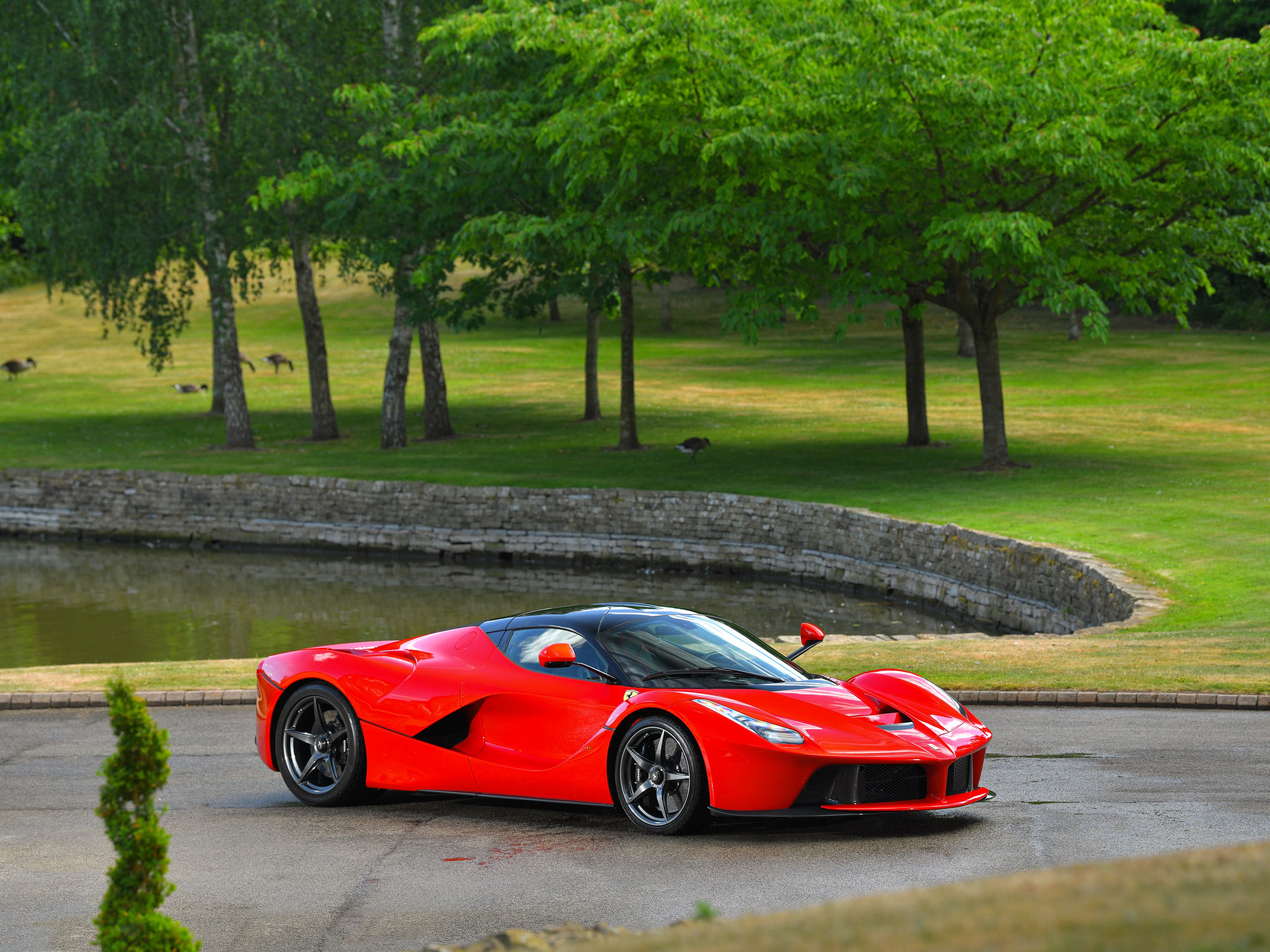 2016 LaFerrari — Rosso F1 2007