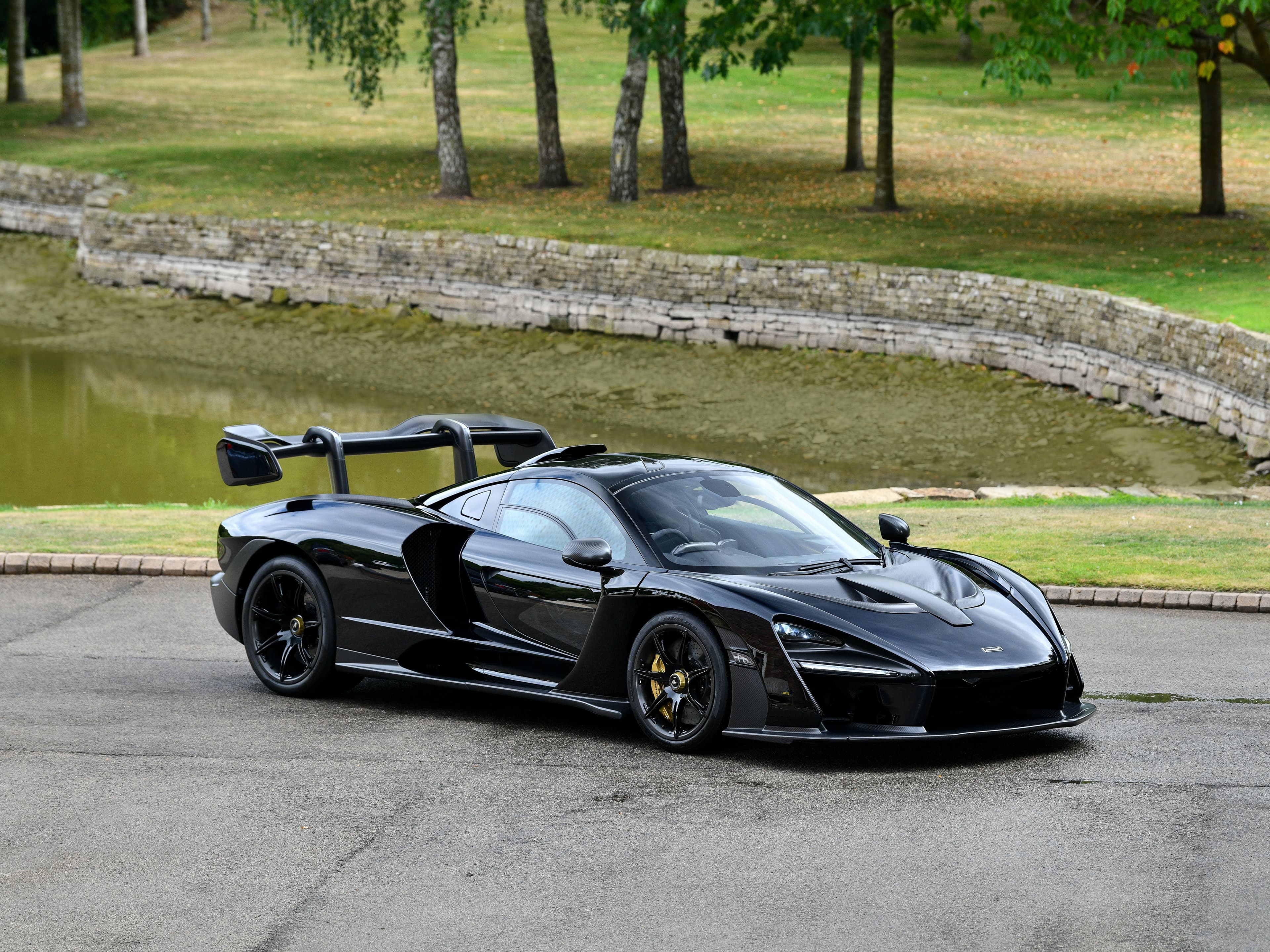 2019 Senna — Gotham Black