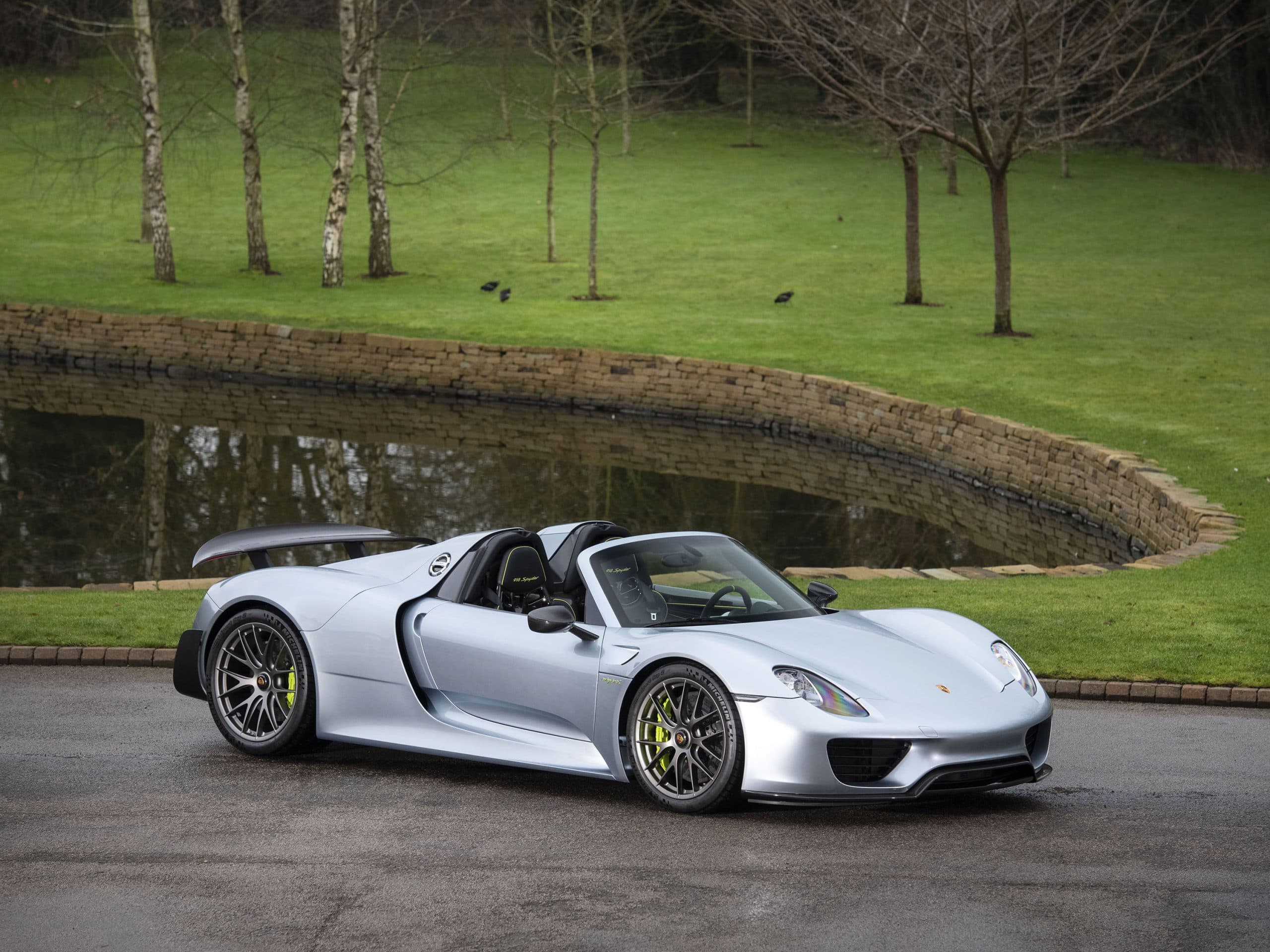 2015 918 Spyder — Liquid Metal Chrome Blue