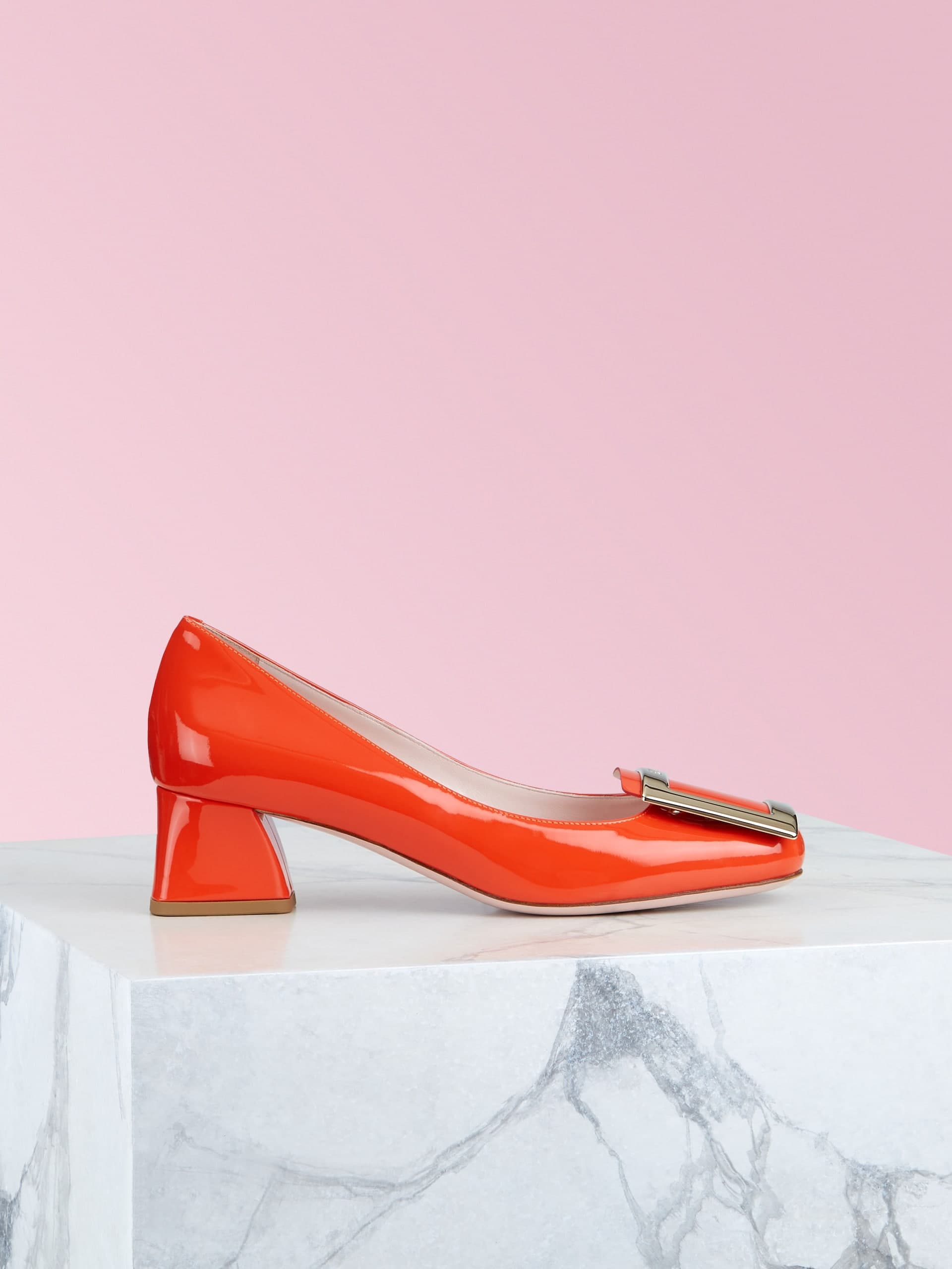 Très Vivier Metal Buckle Pumps in Patent Leather — RVW51923610D1PG835