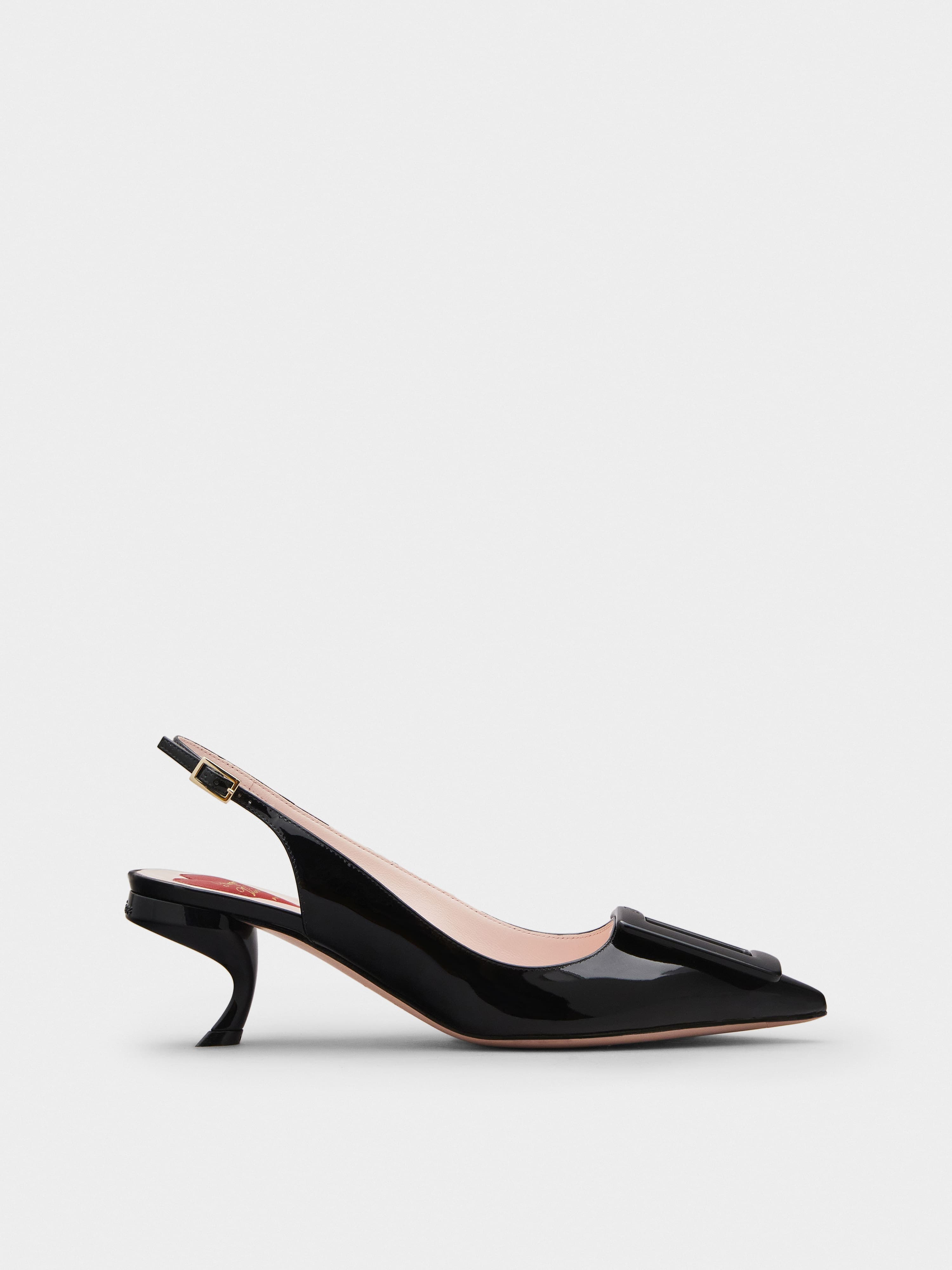 Virgule Slingback Pumps in patent leather — RVW63831440D1PB999