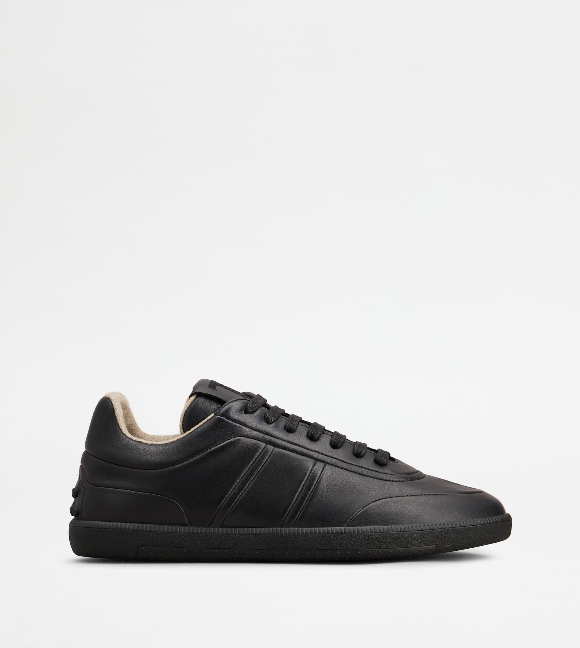 Tabs Sneakers in Leather — Black — XXM68C0FW80SDLB999