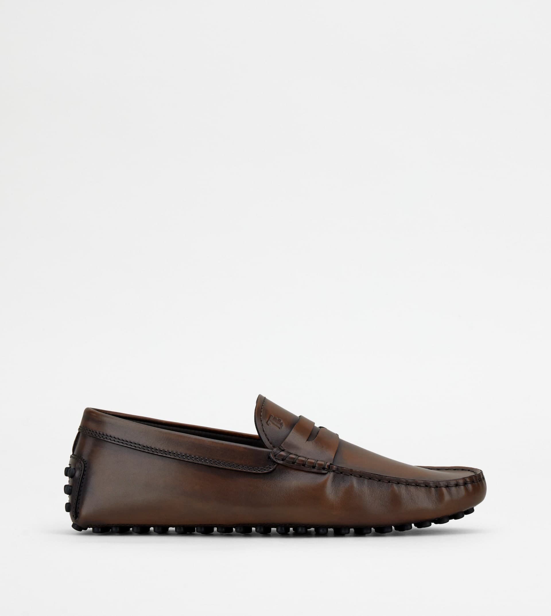 Gommino Driving Shoes in Leather — Brown — XXM64C00640D9CS801