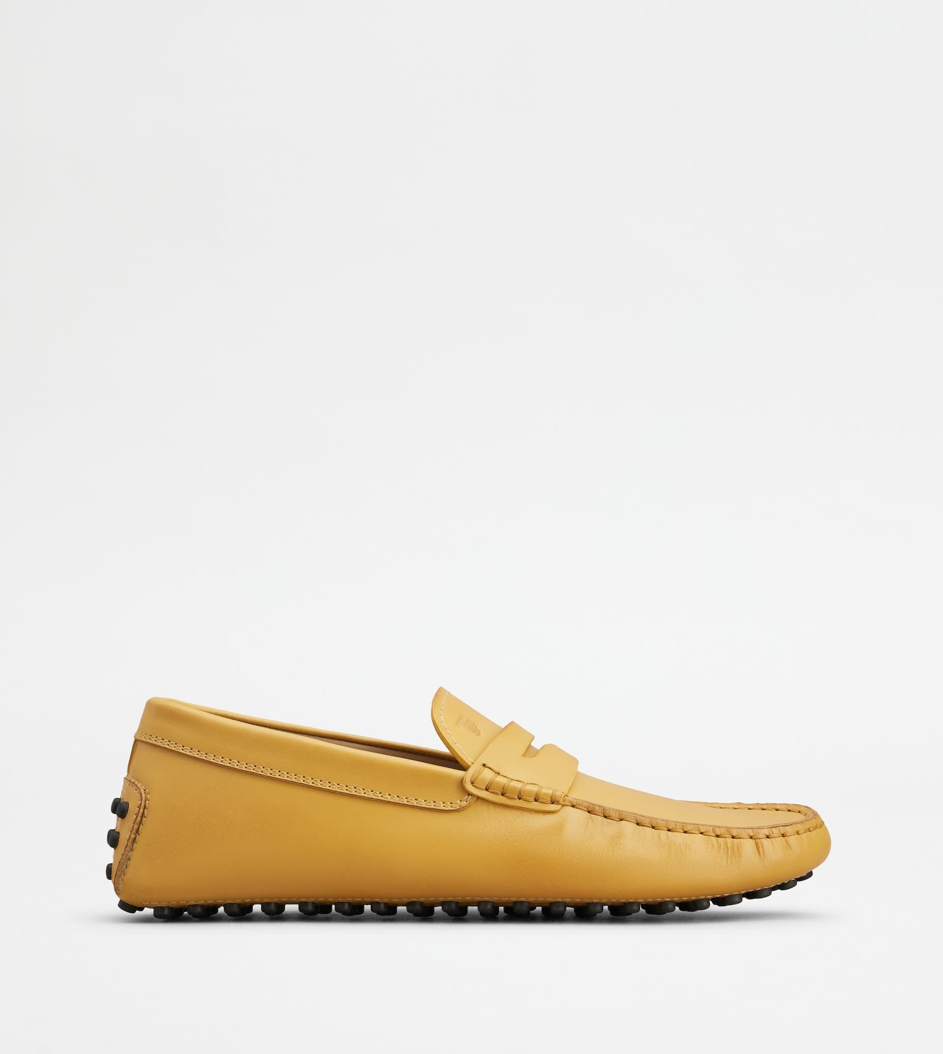 Gommino Driving Shoes in Leather — Yellow — XXM64C00640D90G414