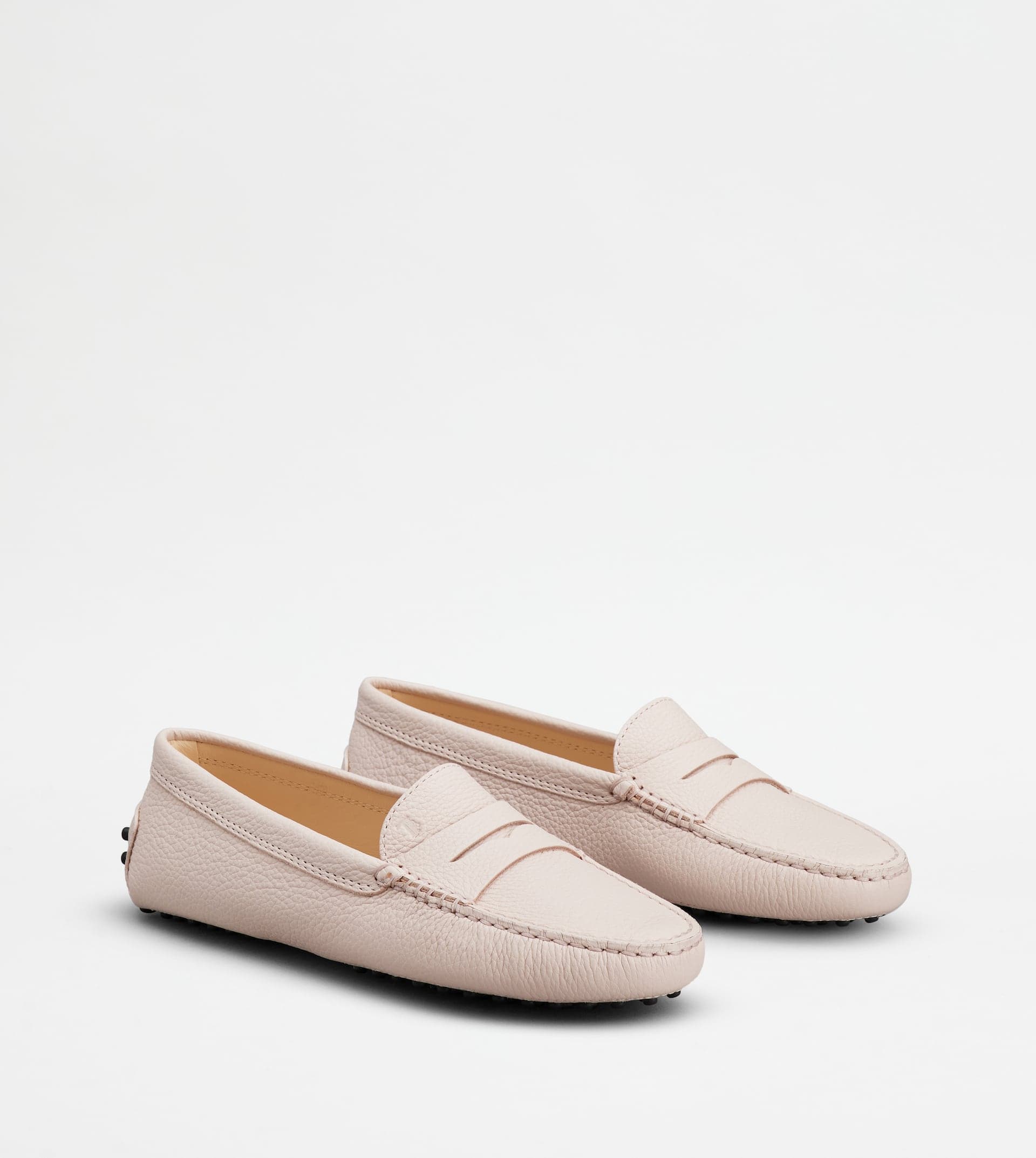 Gommino Driving Shoes in Leather — Pink — XXW00G000105J1M025