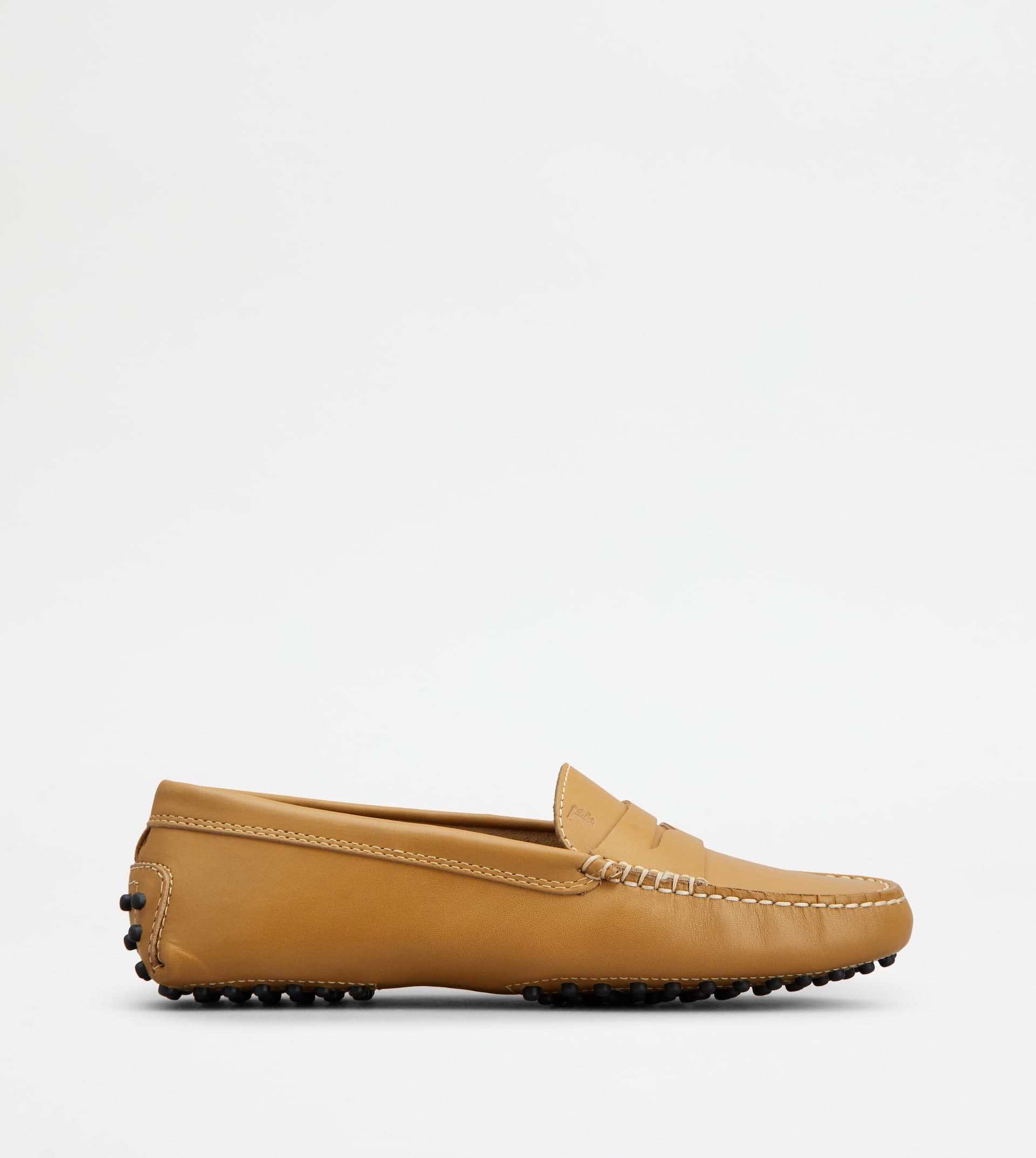 Gommino Driving Shoes in Leather — Brown — XXW00G00010D90S405