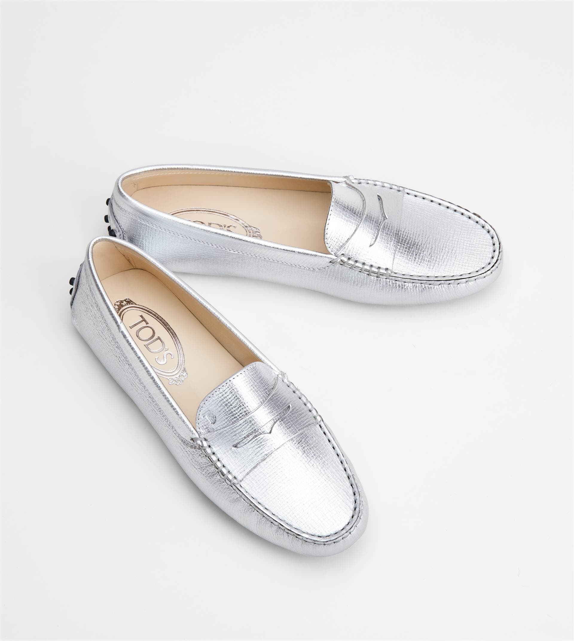 Gommino Driving Shoes in Leather — Silver — XXW00G00010HESB002