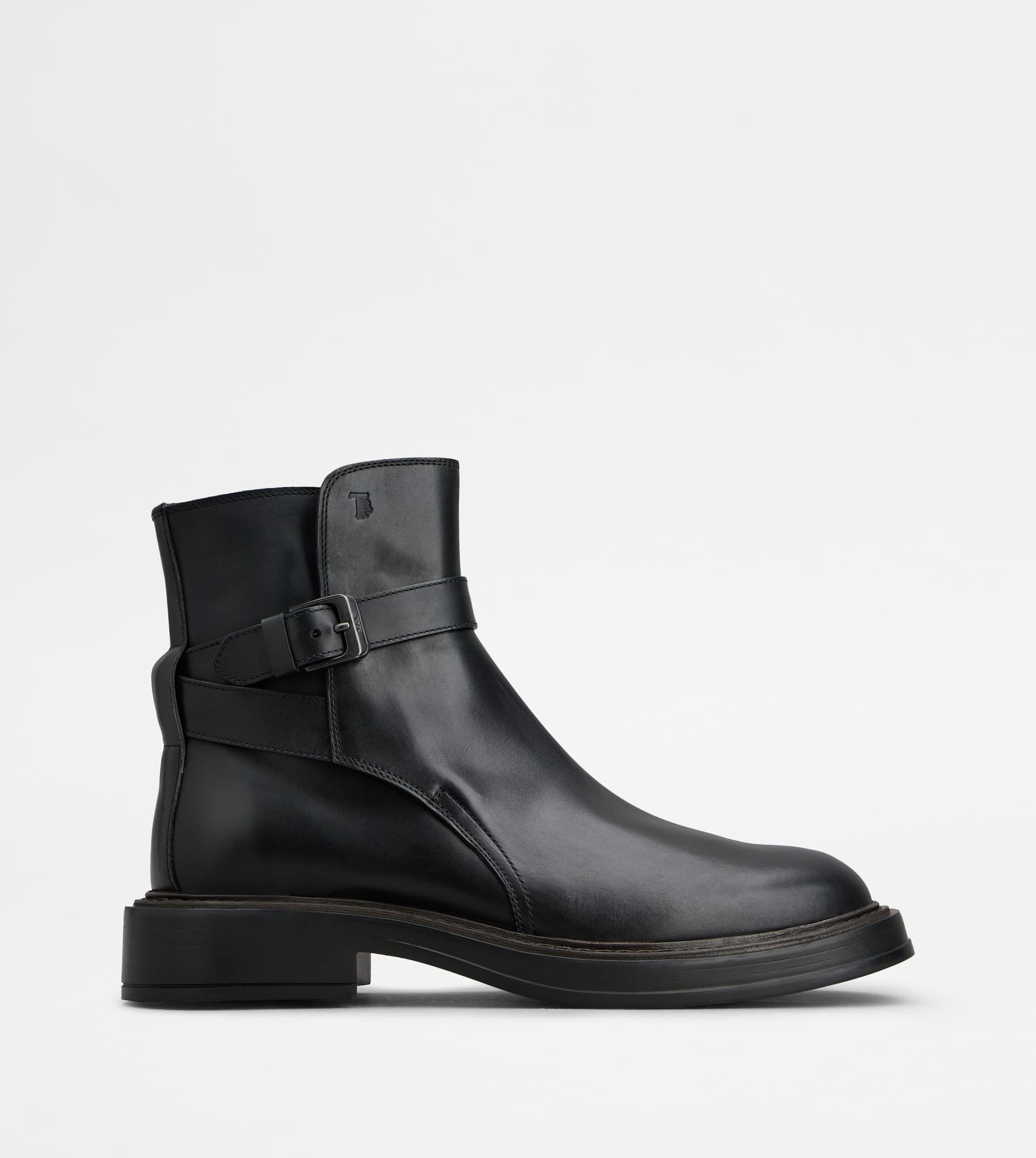 Ankle Boots in Leather — Black — XXM61K02130D90B999