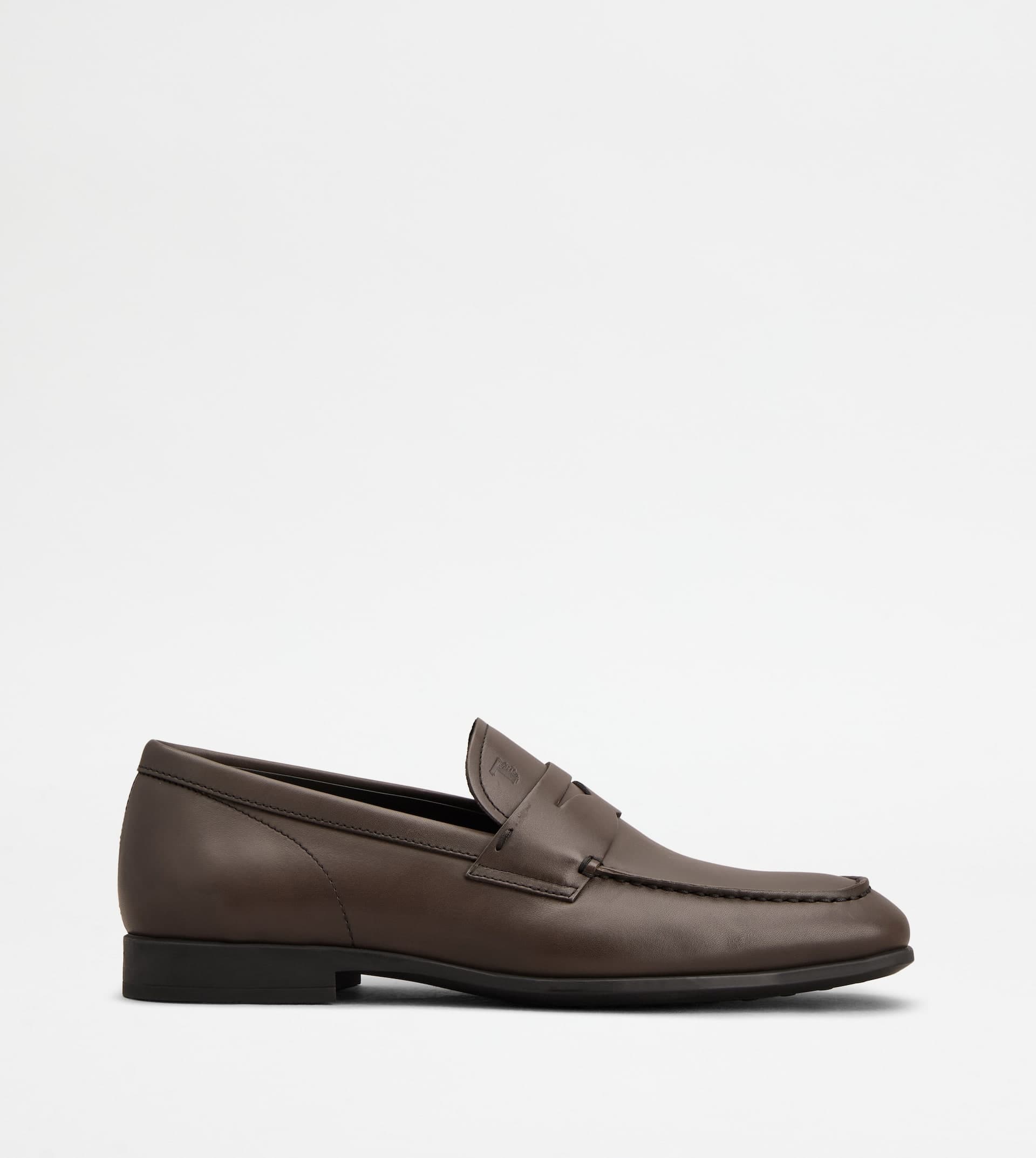 Loafers in Leather — Brown — XXM51B00010D90S800