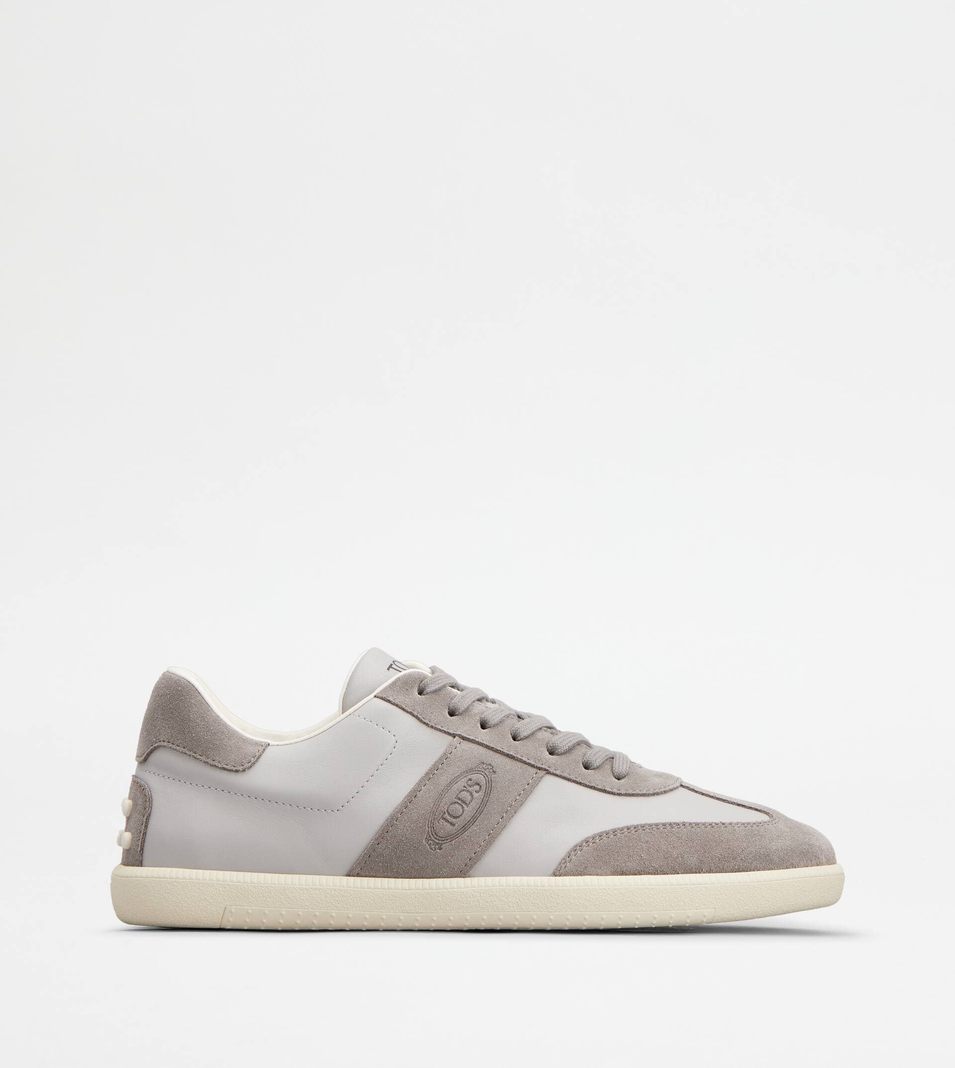 Tabs Sneakers in Smooth Leather and Suede — Grey — XXM68C0GC50IRAKU20
