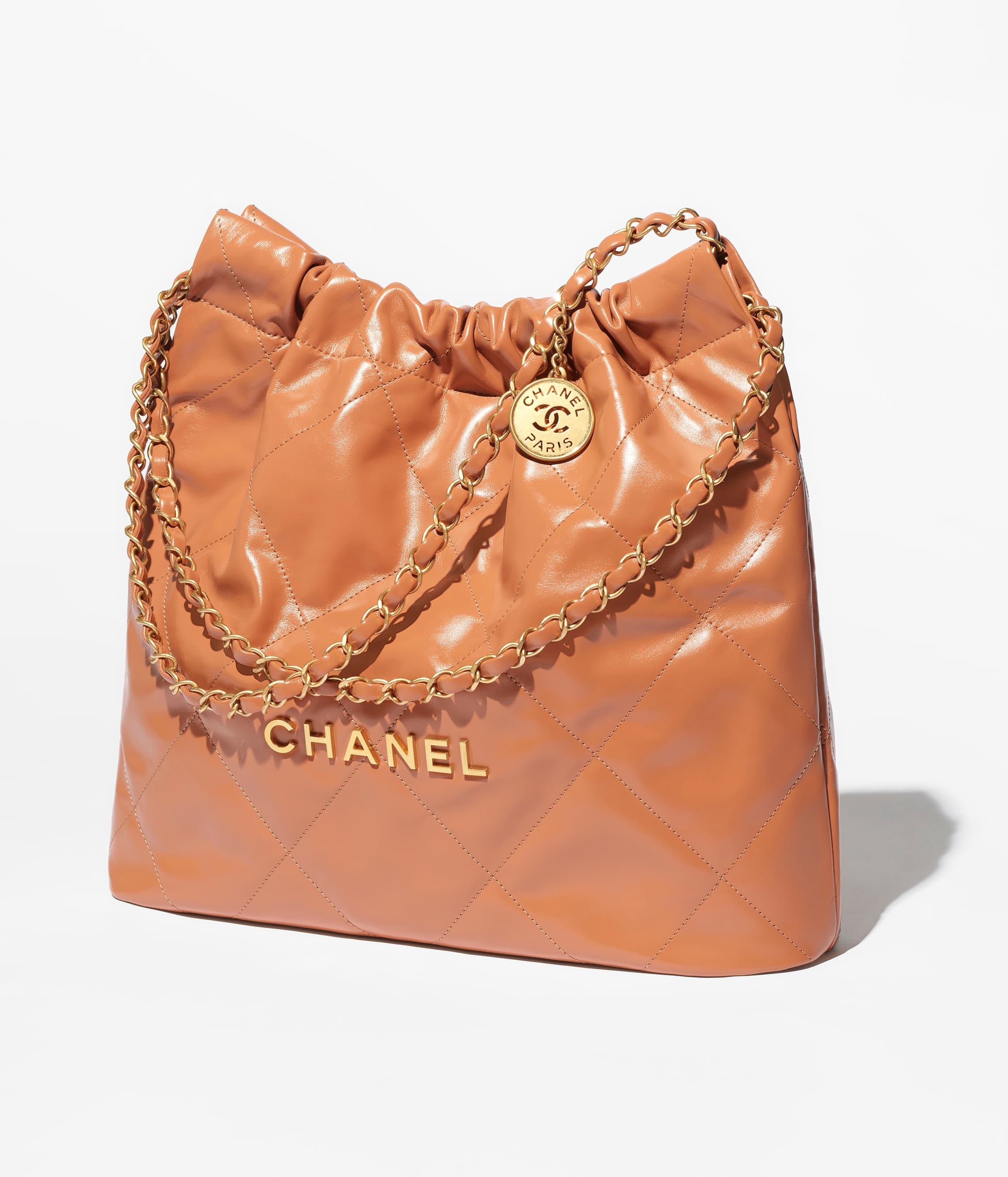 22 handbag, Shiny calfskin & gold-tone metal , camel — AS3261B08037NU907