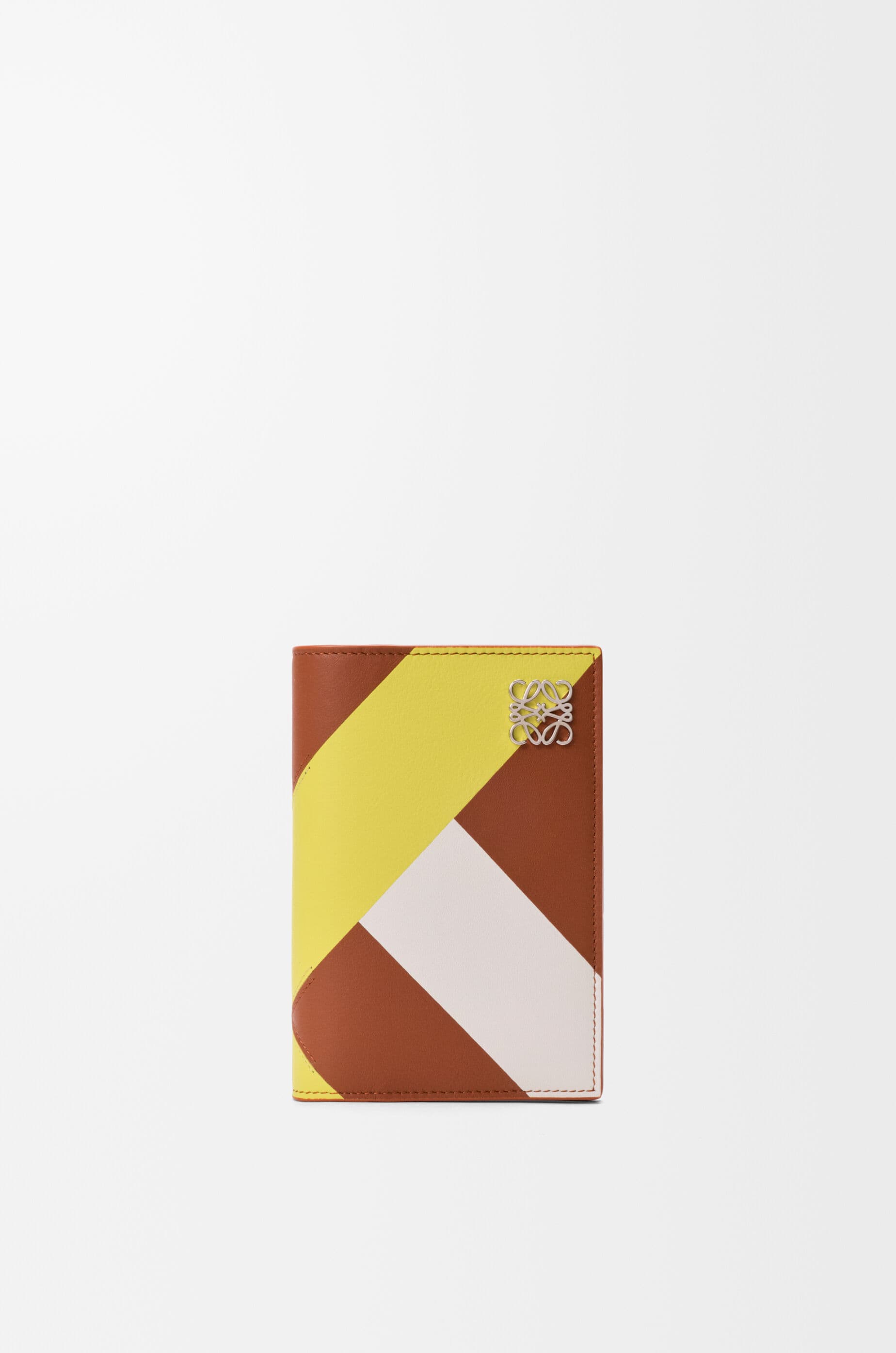 Anagram passport cover in calfskin — C821359X02-0220