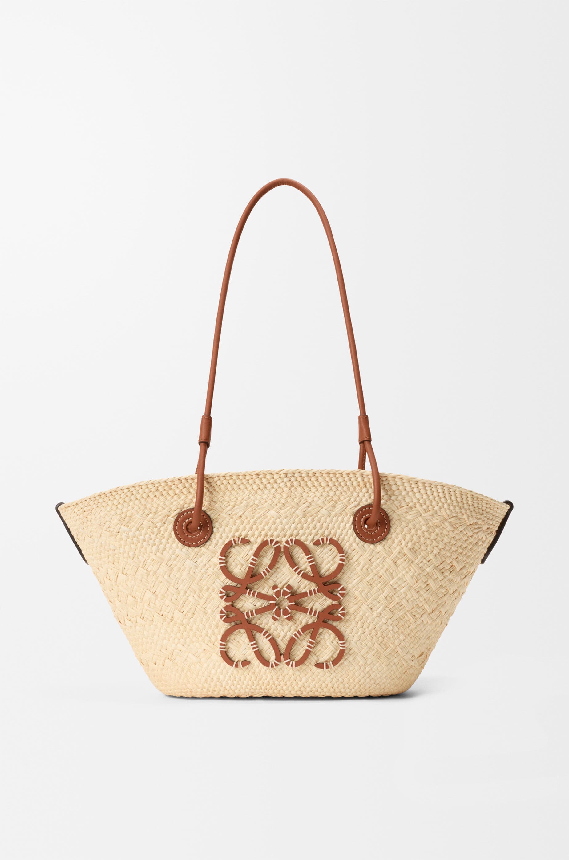 Small Anagram basket bag in iraca palm and calfskin — AABKP65X04-2435