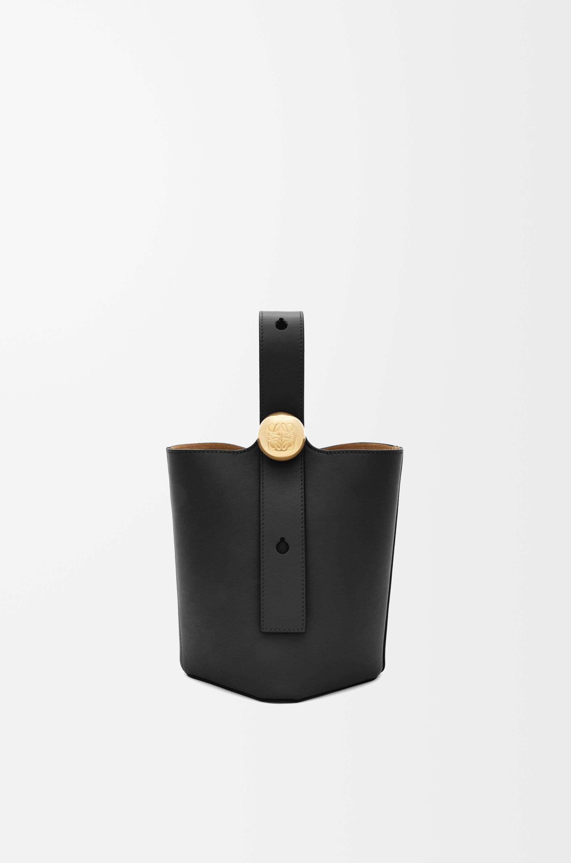 Mini Pebble bucket in smooth calfskin — AANBBBMX01-1100
