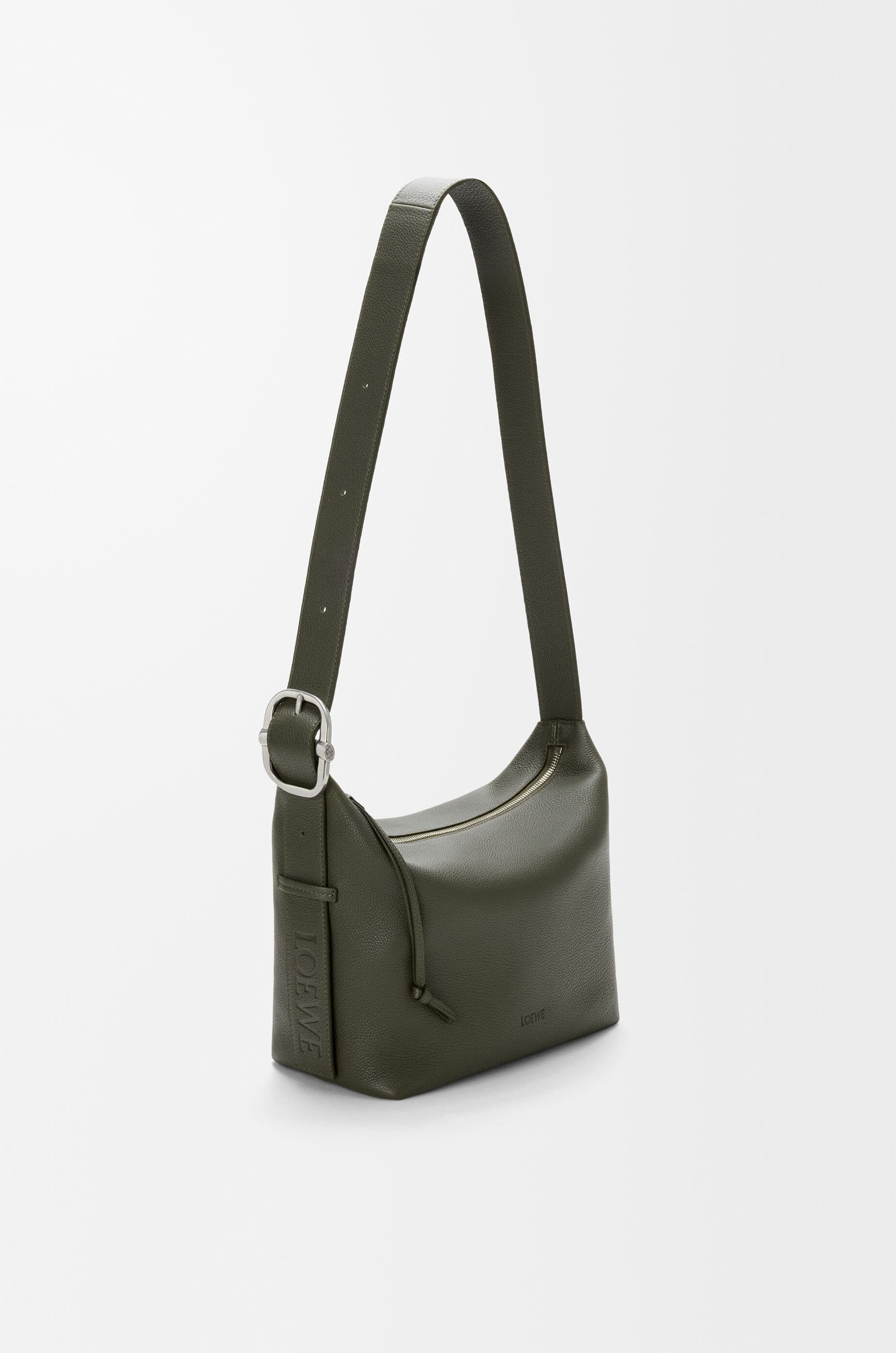 Medium Loop hobo in supple grained calfskin — BB22CMDX01-3969