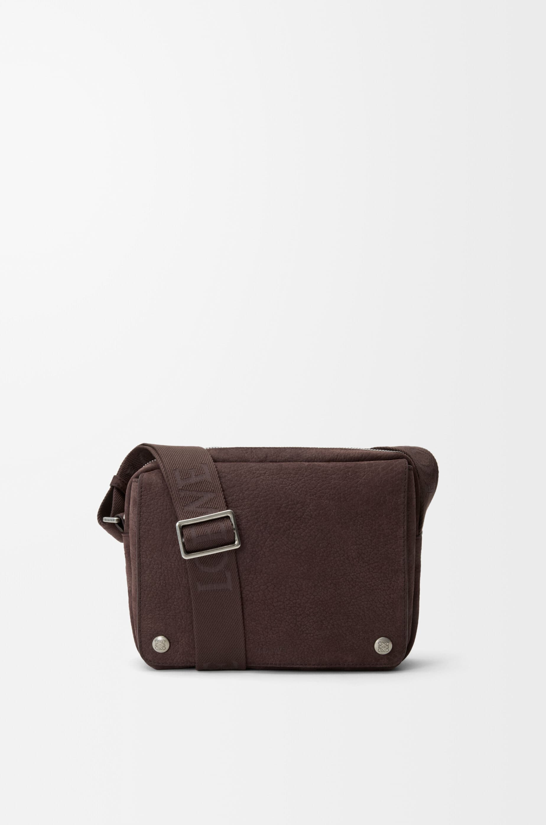 Medium Pebble messenger bag in grained nubuck — BANBA73X06-0018