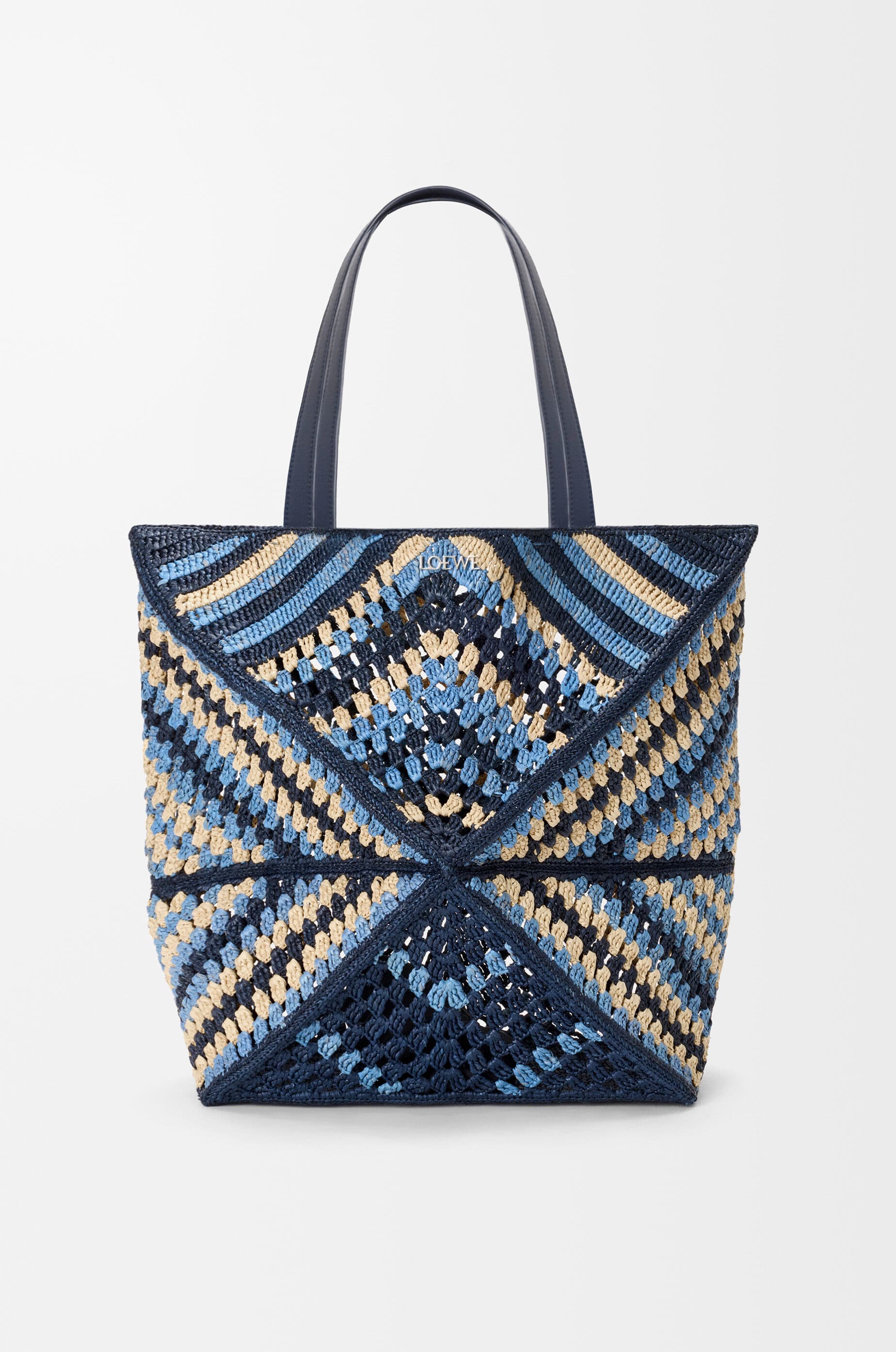 XL Puzzle Fold tote in raffia — B779Q18X57-0150