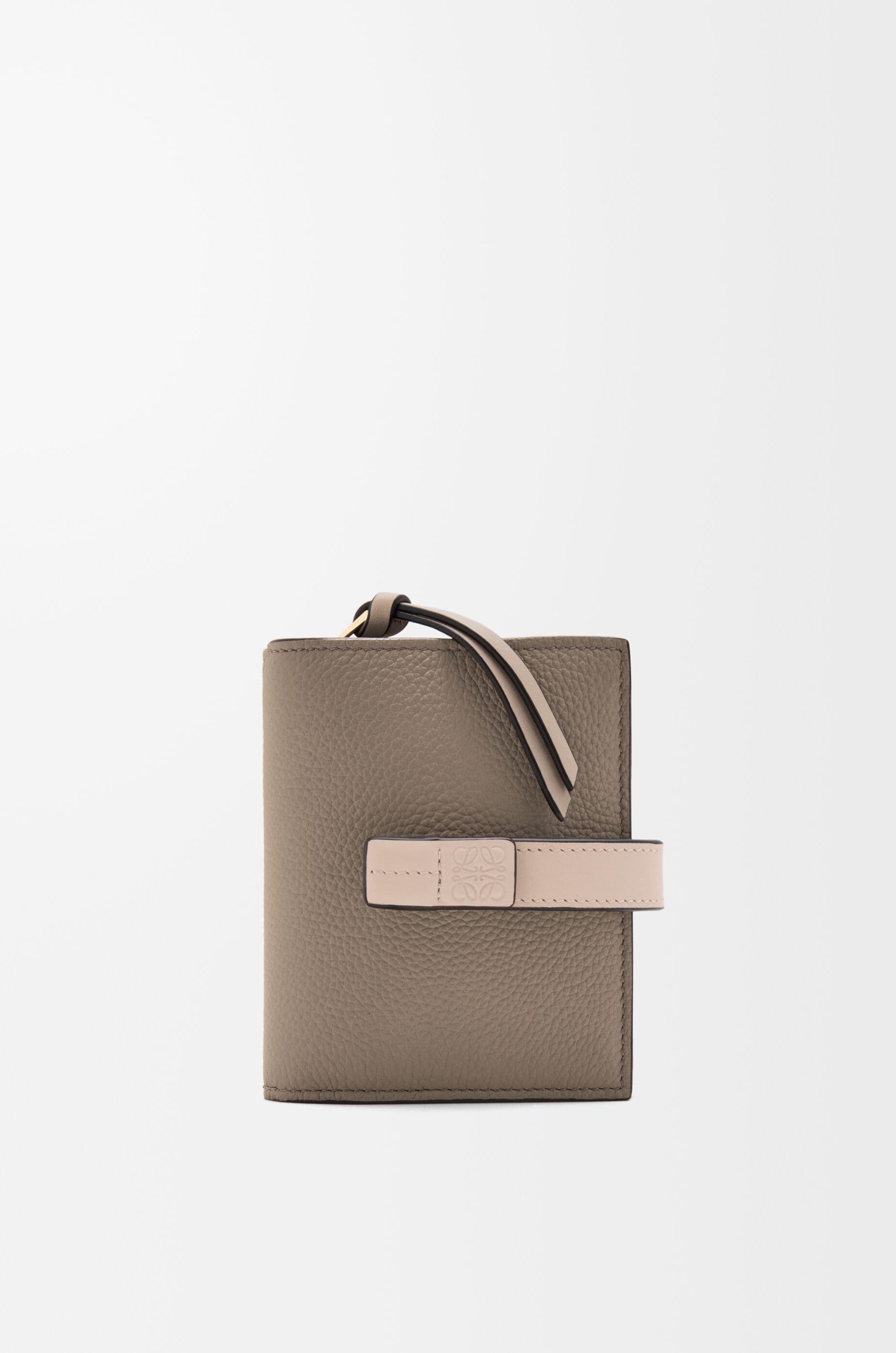 Compact zip wallet in soft grained calfskin — C660Z41X02-6397