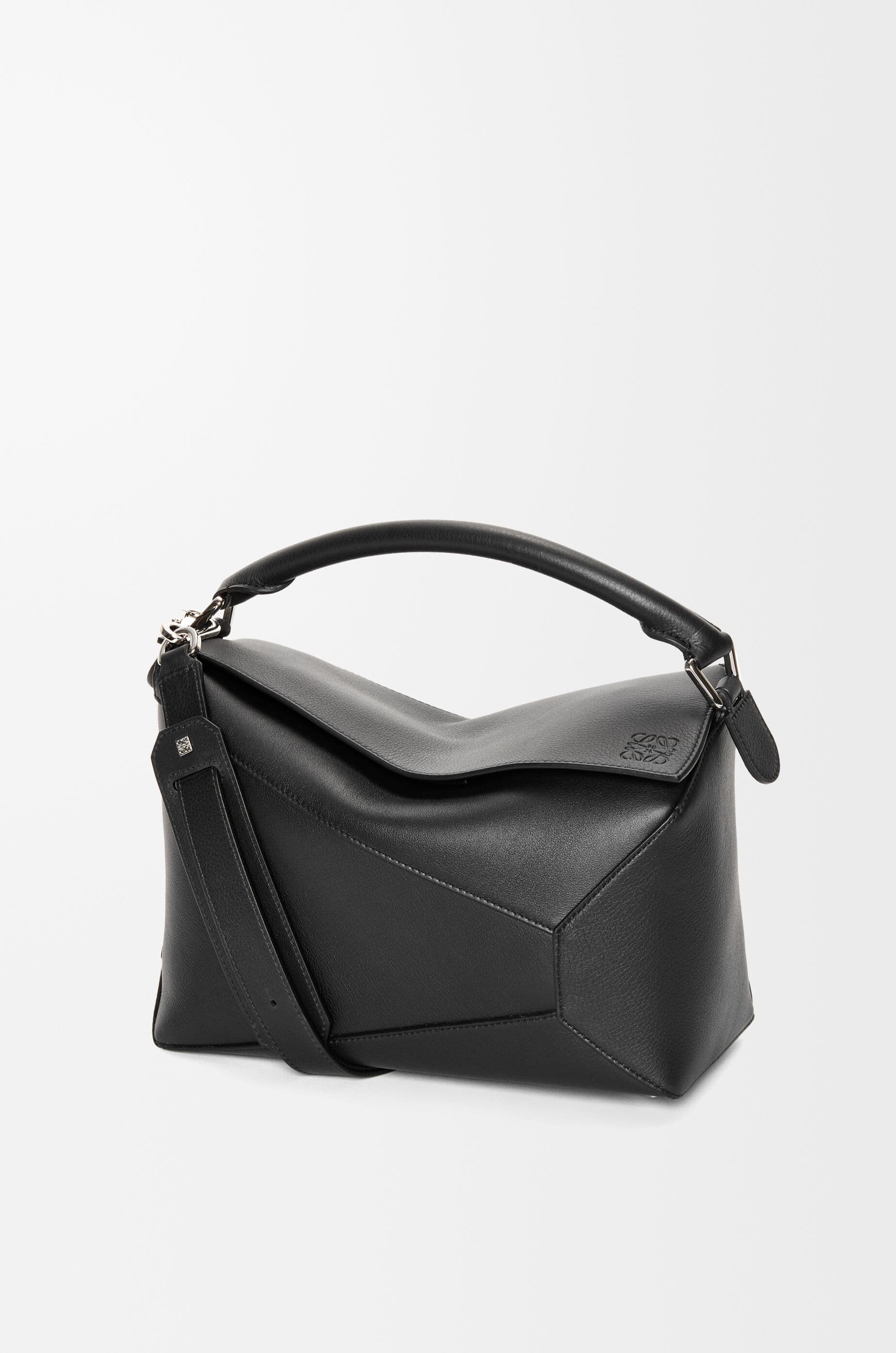Medium Puzzle Edge bag in classic calfskin — A510P49X23-1100