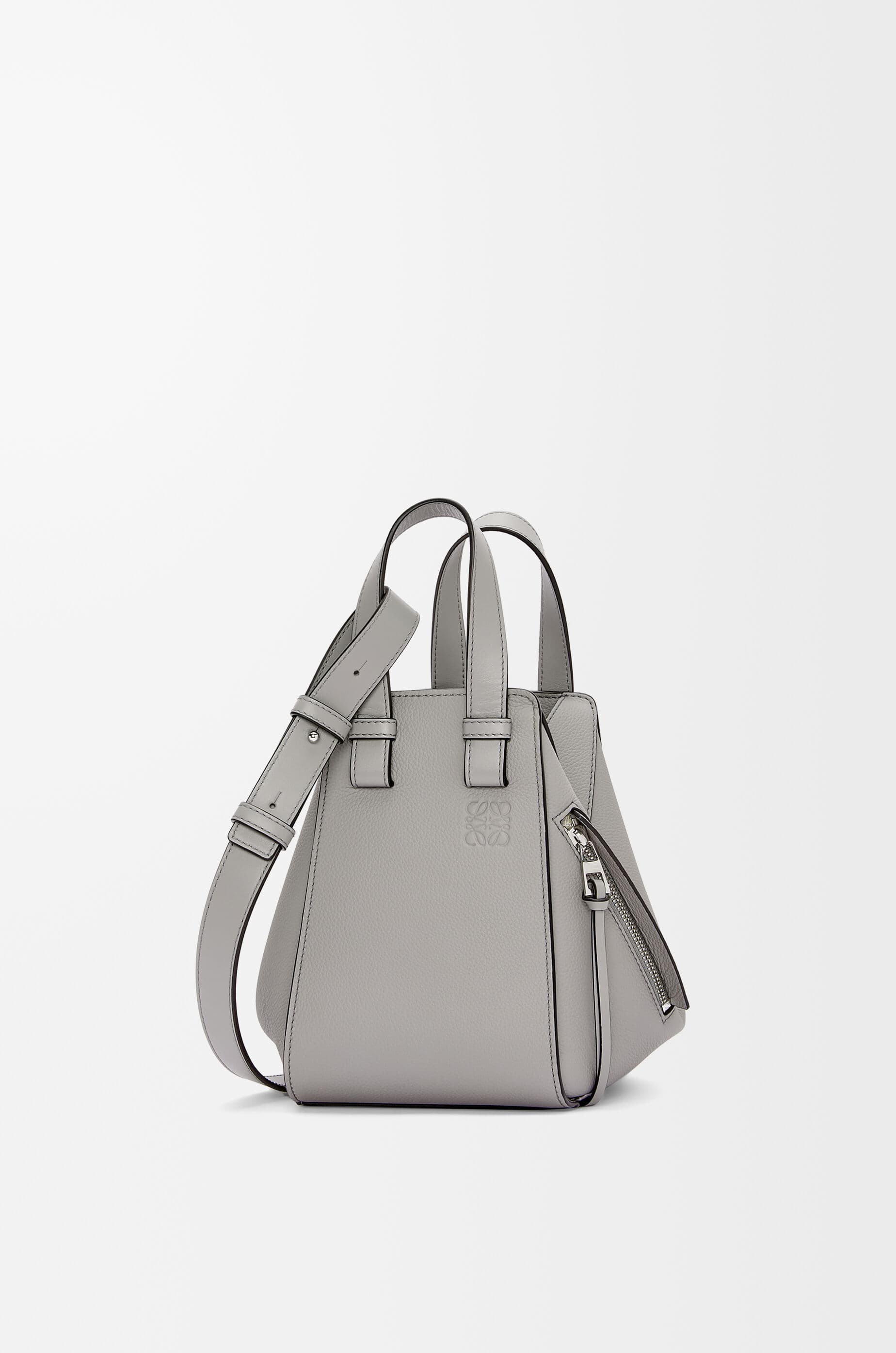 Compact Hammock bag in soft grained calfskin — A538H13X03-1150