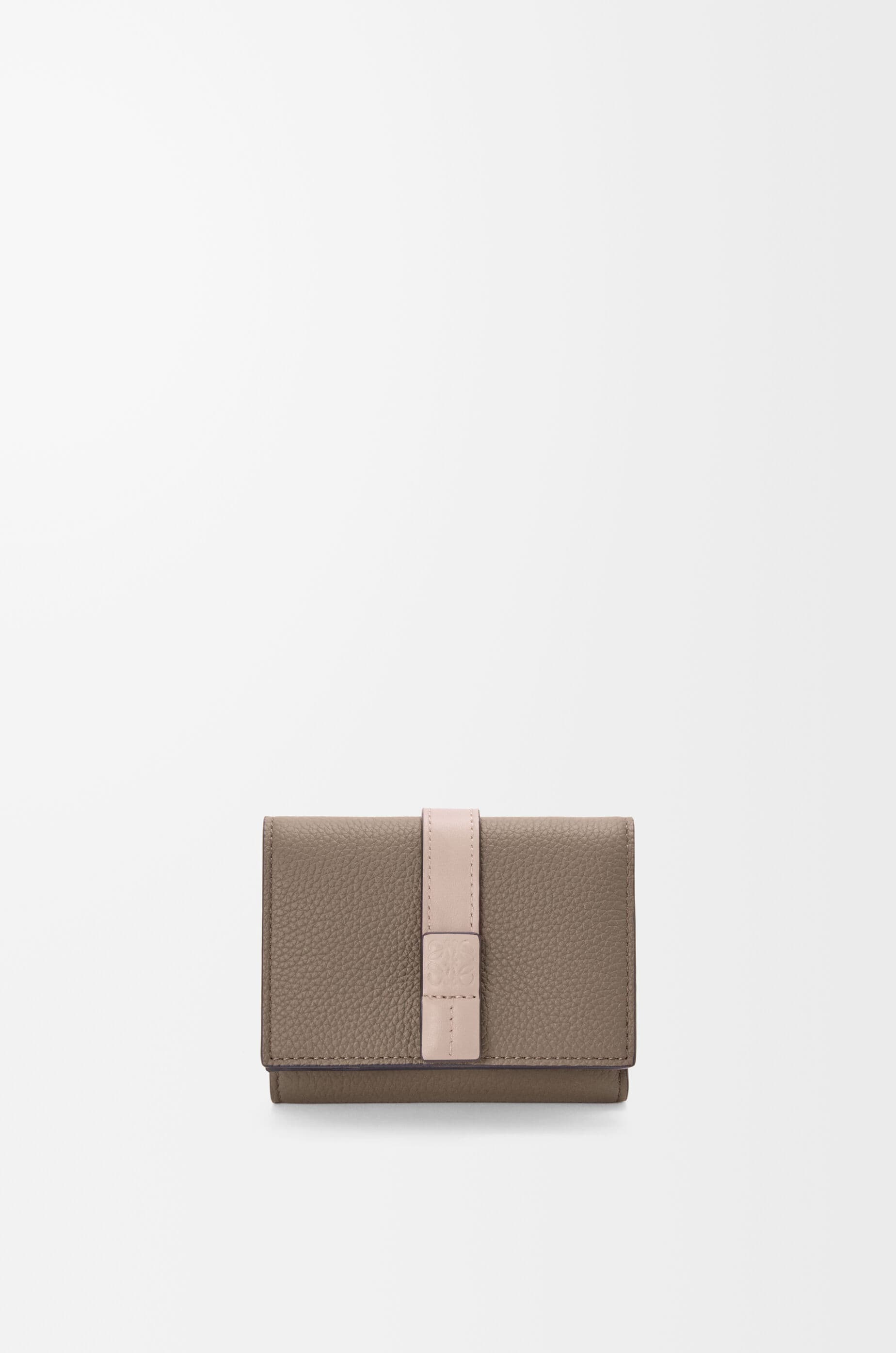 Trifold wallet in soft grained calfskin — C660TR2X03-6397