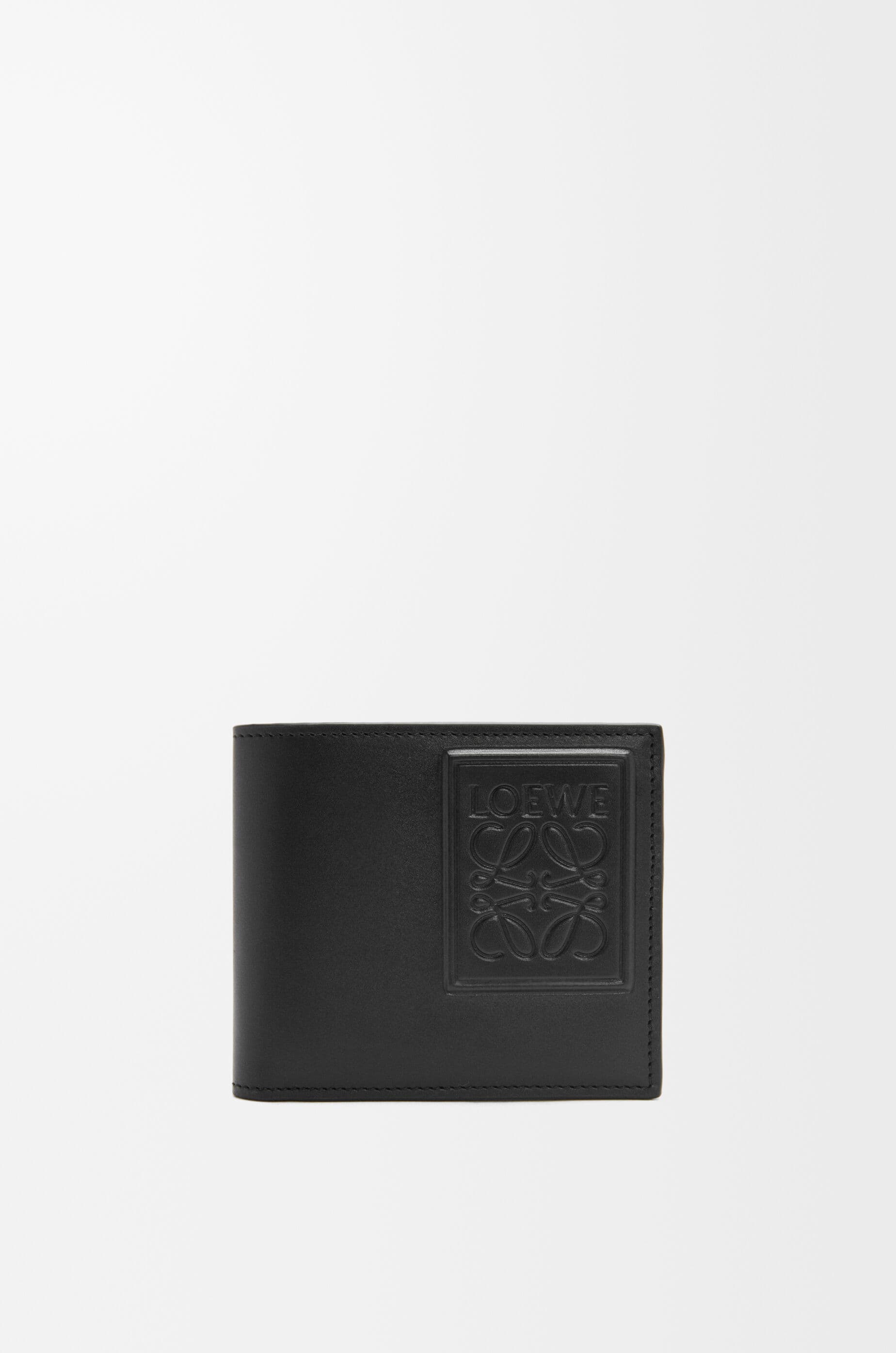 Bifold wallet in satin calfskin — C565302X02-1100