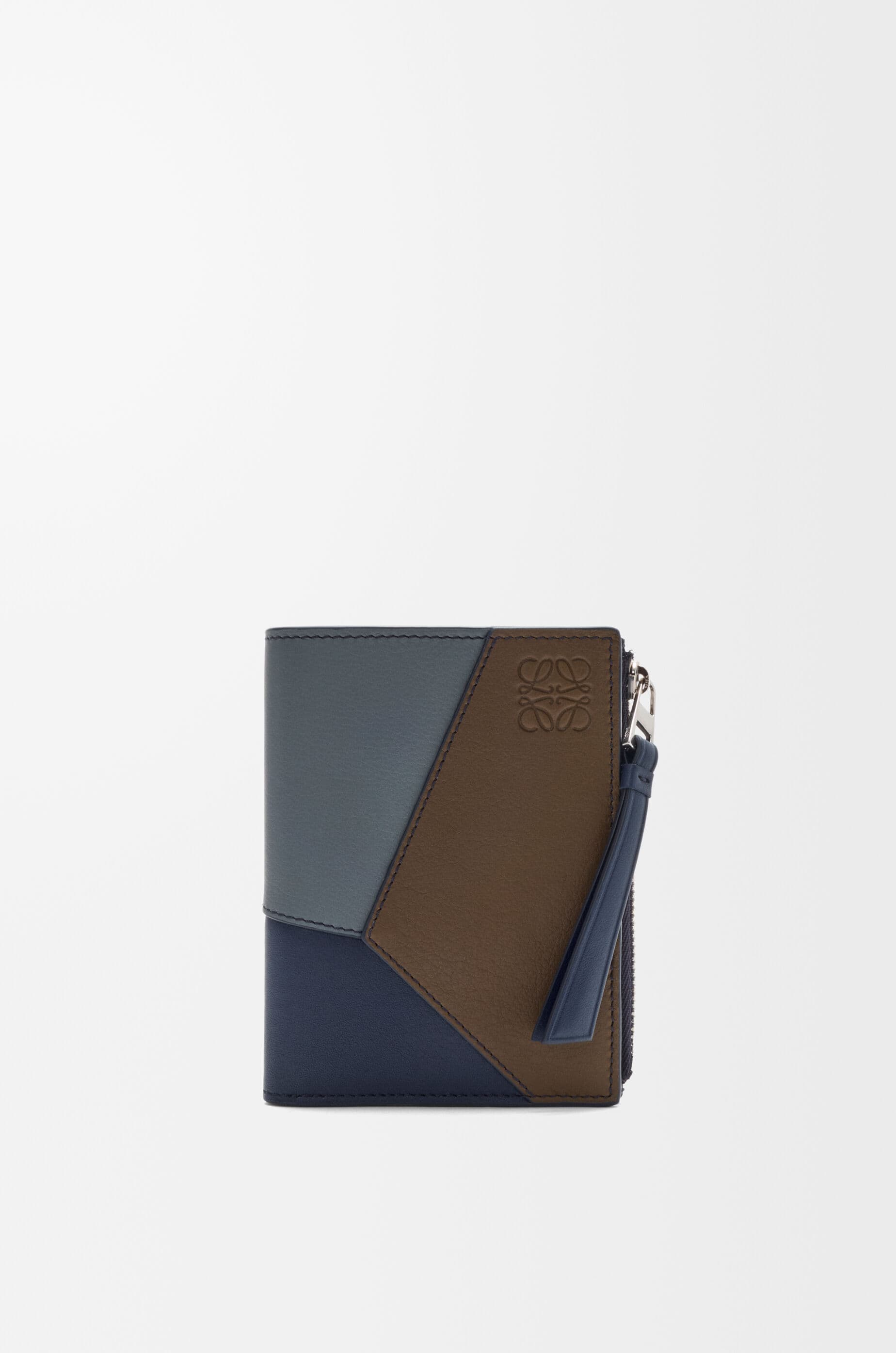 Puzzle slim compact wallet in classic calfskin — C510W73X09-0623