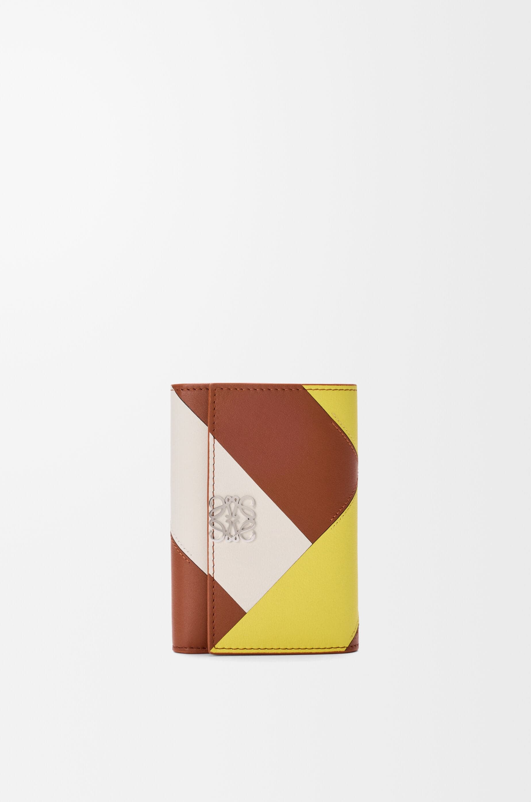 Anagram small vertical wallet in calfskin — C821S33X16-0220