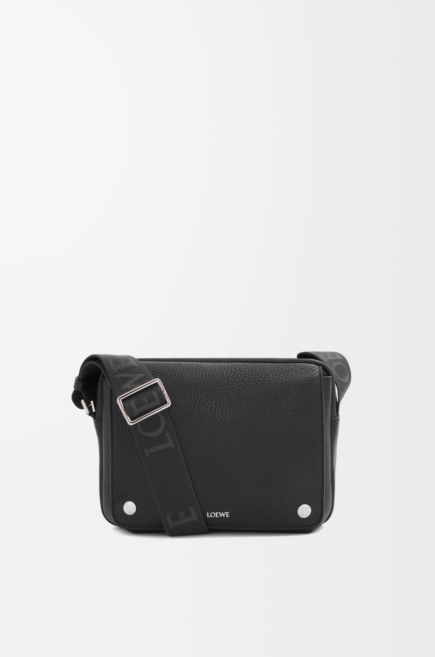 Medium Pebble messenger bag in supple grained calfskin — BANBA73X05-1100
