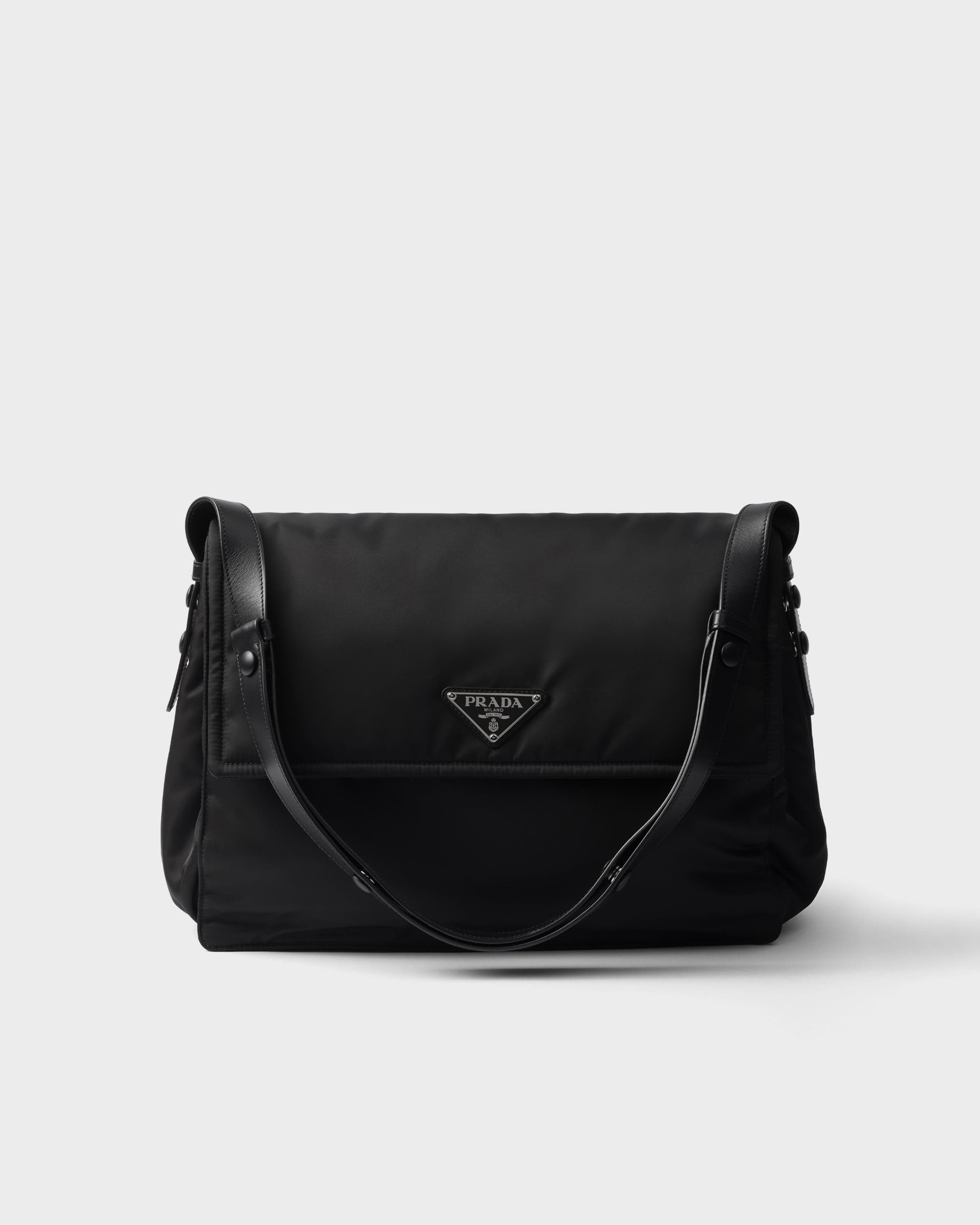 Traveller large padded Re-Nylon shoulder bag — Black — 1BD256_RDLN_F0002_V_OOO